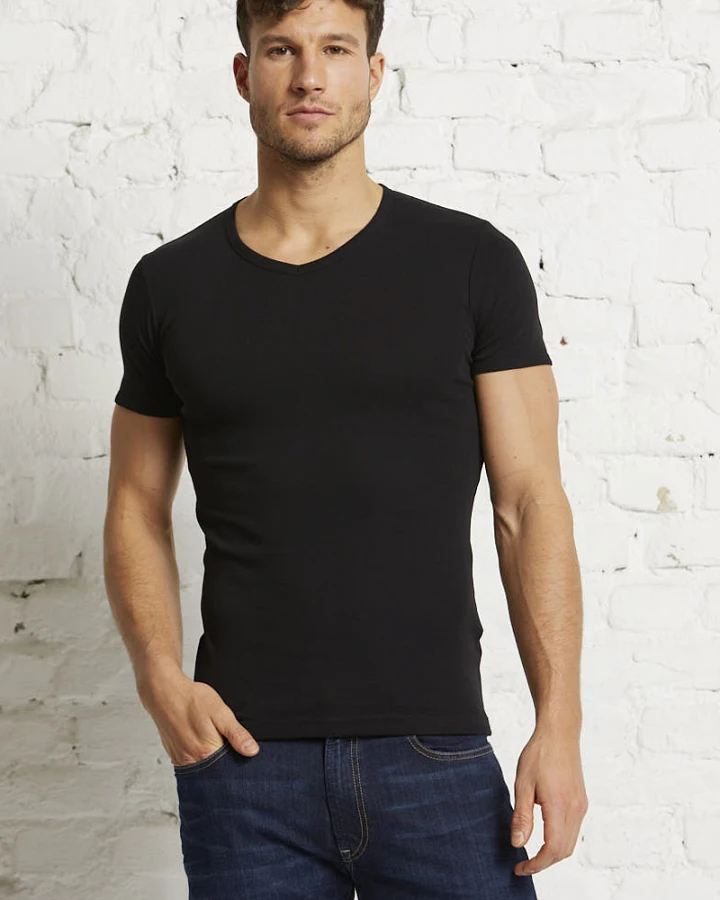 900 - Black