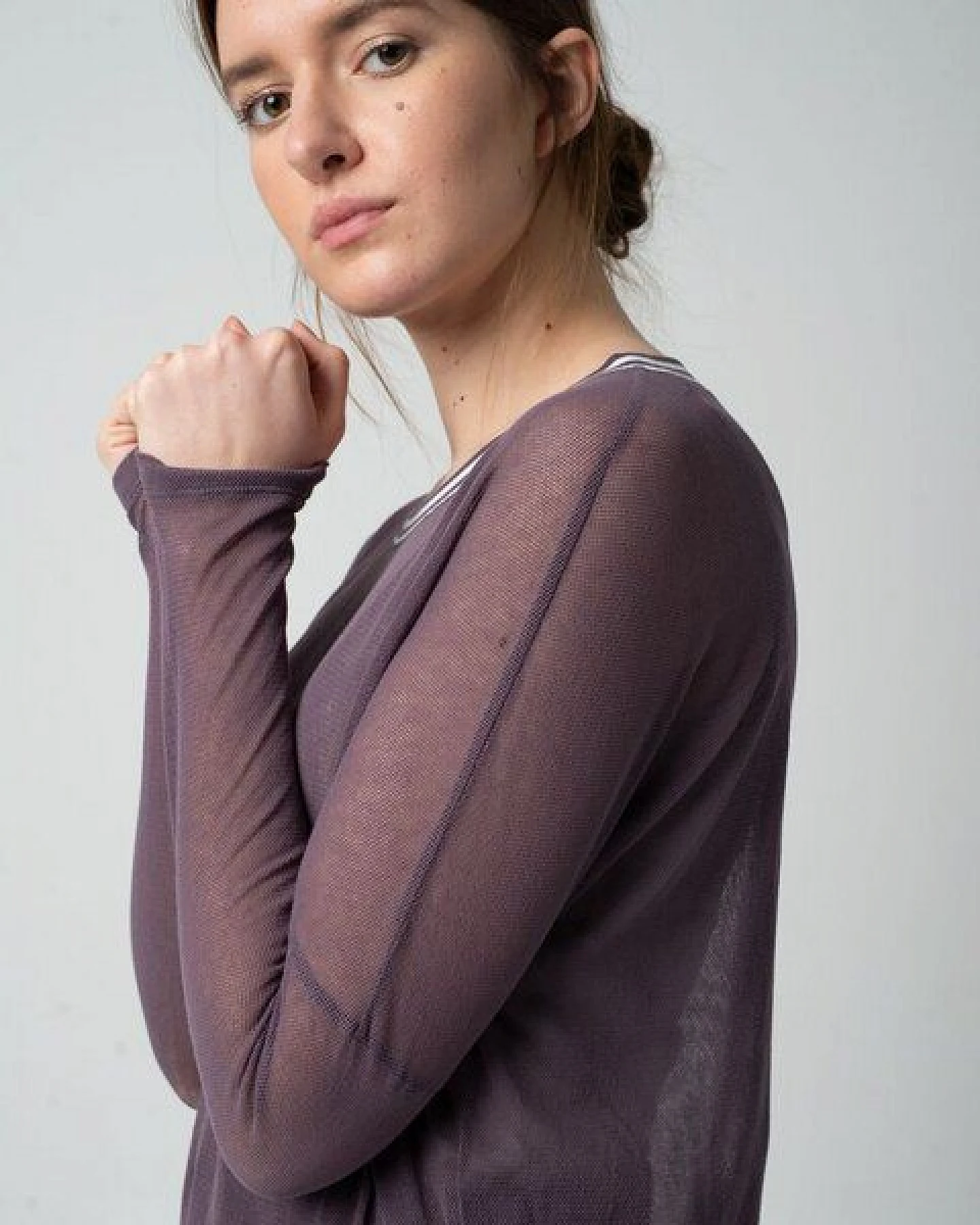 Alma & Lovis Tüllshirt im Oversized-Look aus Bio-Baumwolle – Ansicht 2