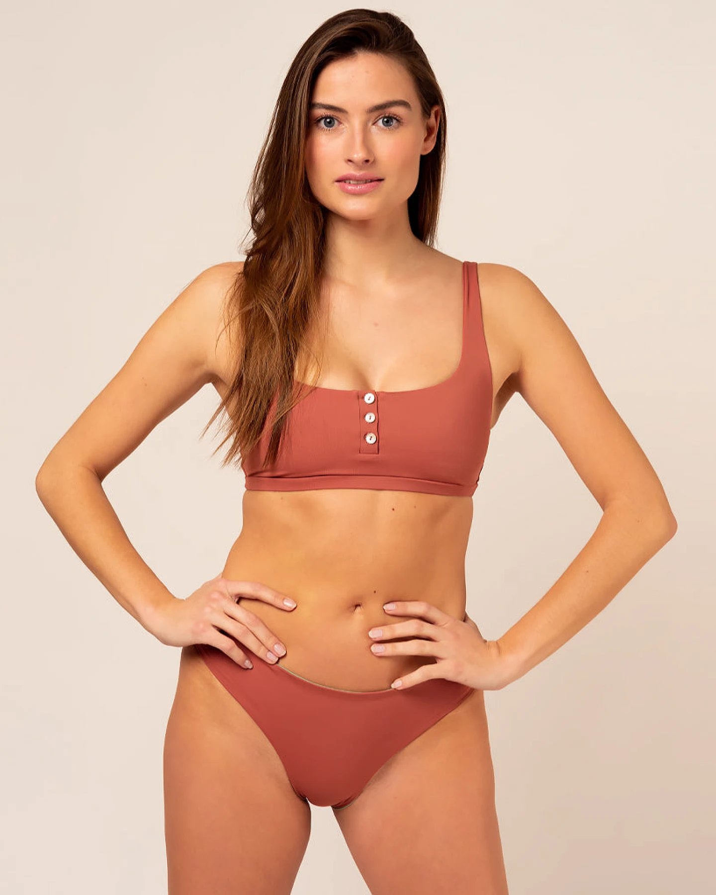 Woodlike Damen vegan Bikiniunterteil Cimi Reversible Braun / Grün – Ansicht 2