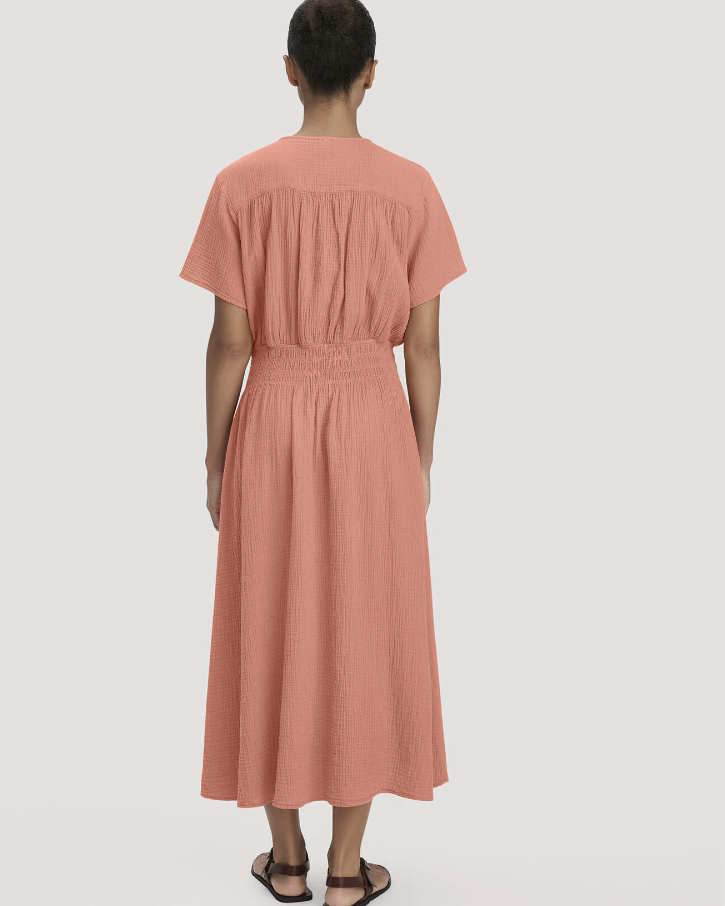 hessnatur Damen Musselin Kleid mit Taillierung Midi aus Bio-Baumwolle - orange - Größe 34 – Ansicht 2