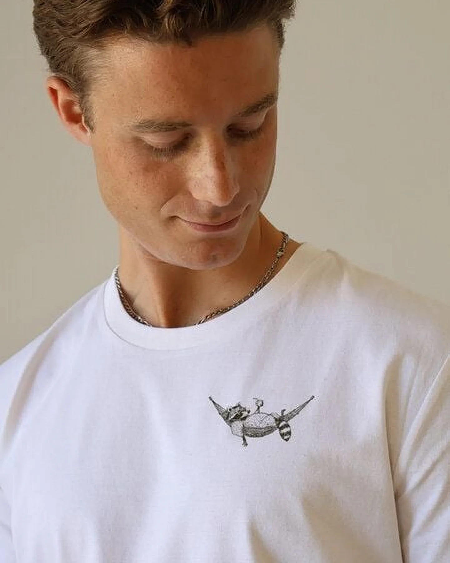 Kultgut Klassik-Shirt - Recycelte Biobaumwolle naturbelassen/ Chill Ragoon – Ansicht 3
