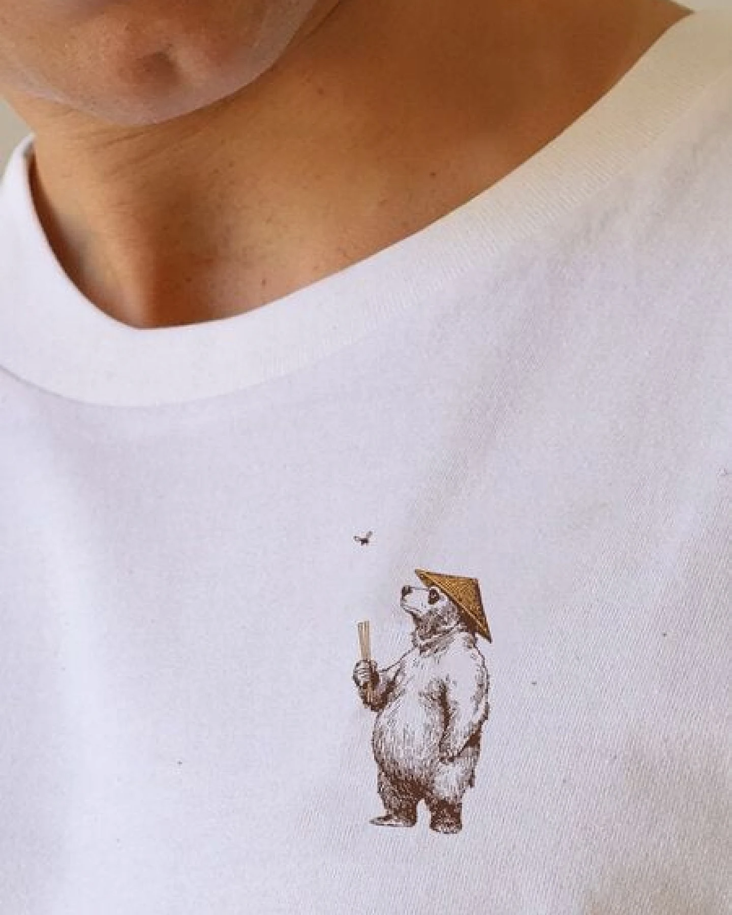 Kultgut Klassik- Shirt - Recycelte Biobaumwolle naturbelassen/ Honeybabe – Ansicht 4