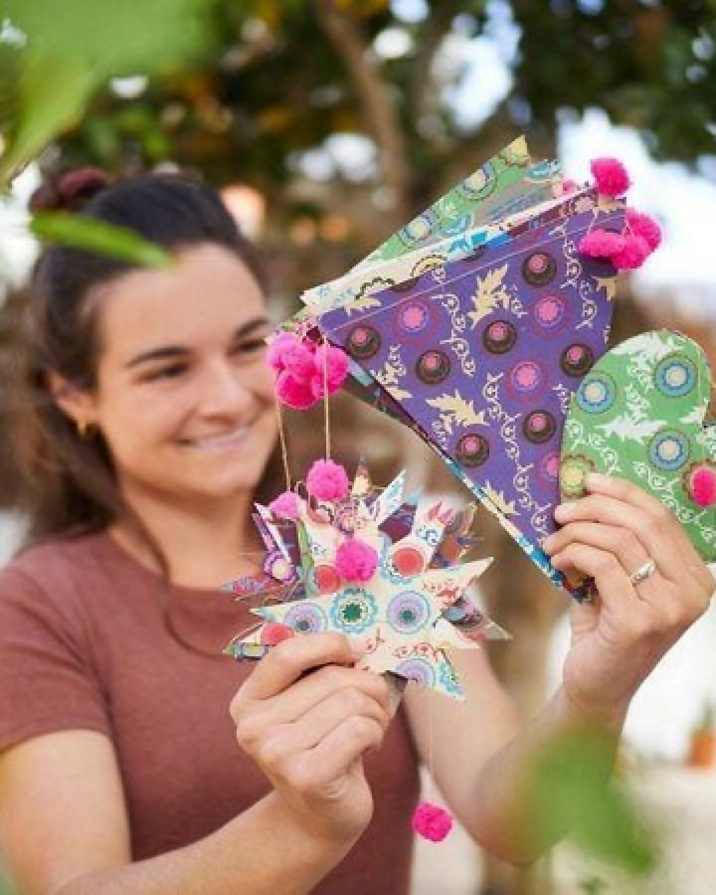 MoreThanHip Dekorative Papiergirlanden aus handgeschöpftem Papier – Herzen, Sterne & Wimpel – Ansicht 2