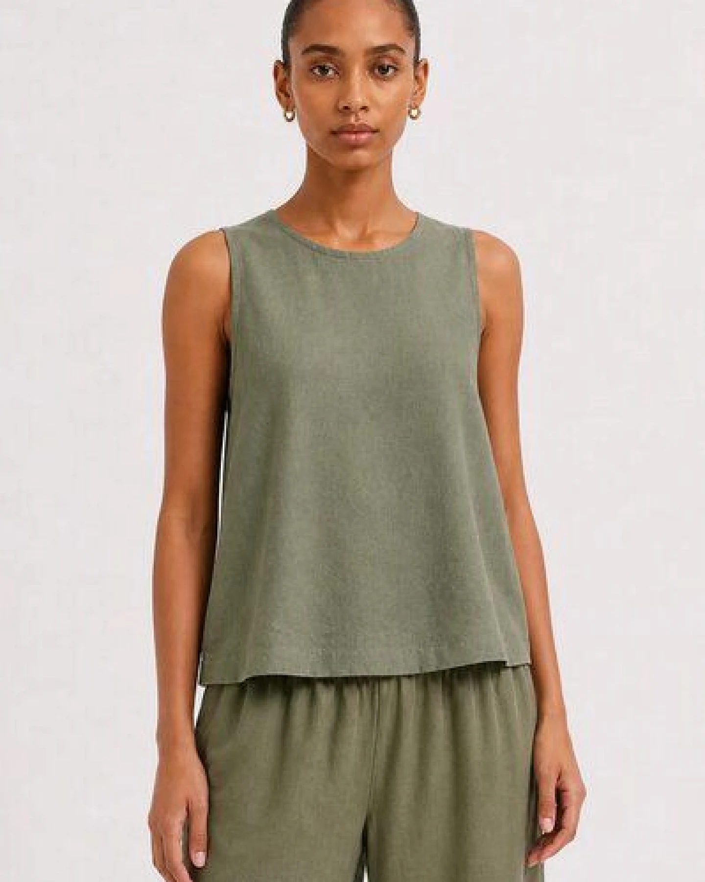 Movesgood Boxy Tencel-Leinen-Tank Top Modell: Nory – Ansicht 2