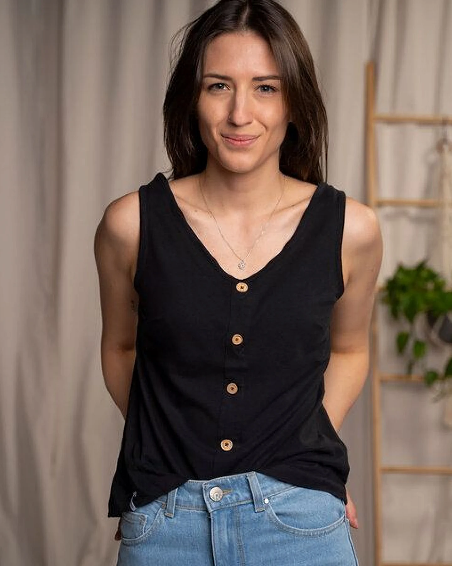 Vresh Clothing Veline - Button Top mit TENCEL (TM) Lyocell – Ansicht 4