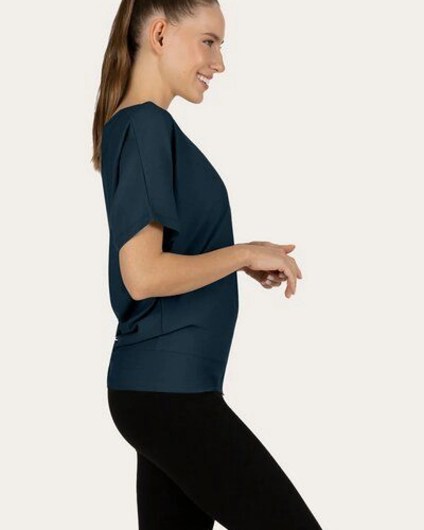 Urban Goddess Budhi Kurzarm Pilates & Yoga Shirt – Ansicht 2