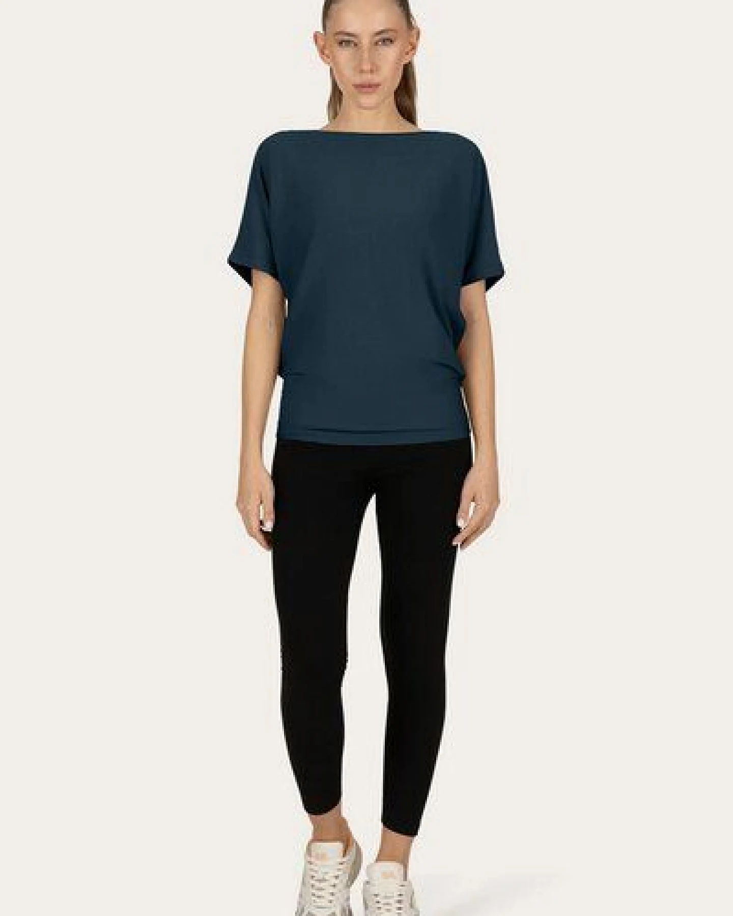 Urban Goddess Budhi Kurzarm Pilates & Yoga Shirt – Ansicht 4