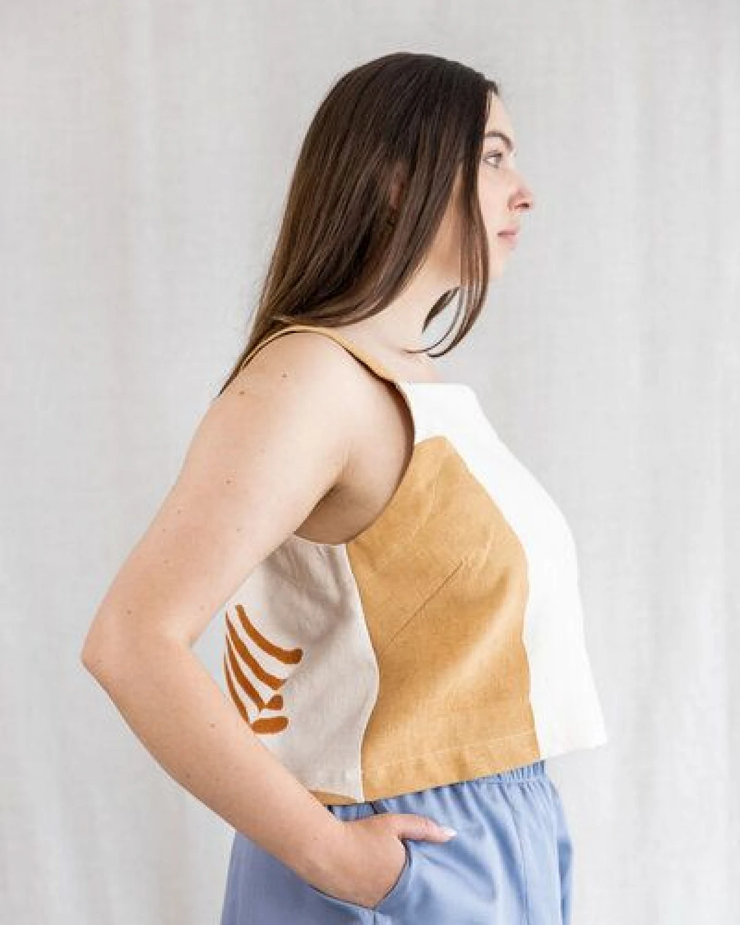 Jyoti - Fair Works Bio-Baumwoll Shorts Sitaar – Ansicht 3