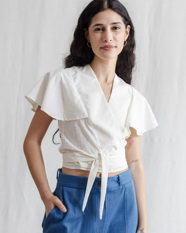 Jyoti - Fair Works Damen vegan Wickel-Bluse Neeraj Weiß