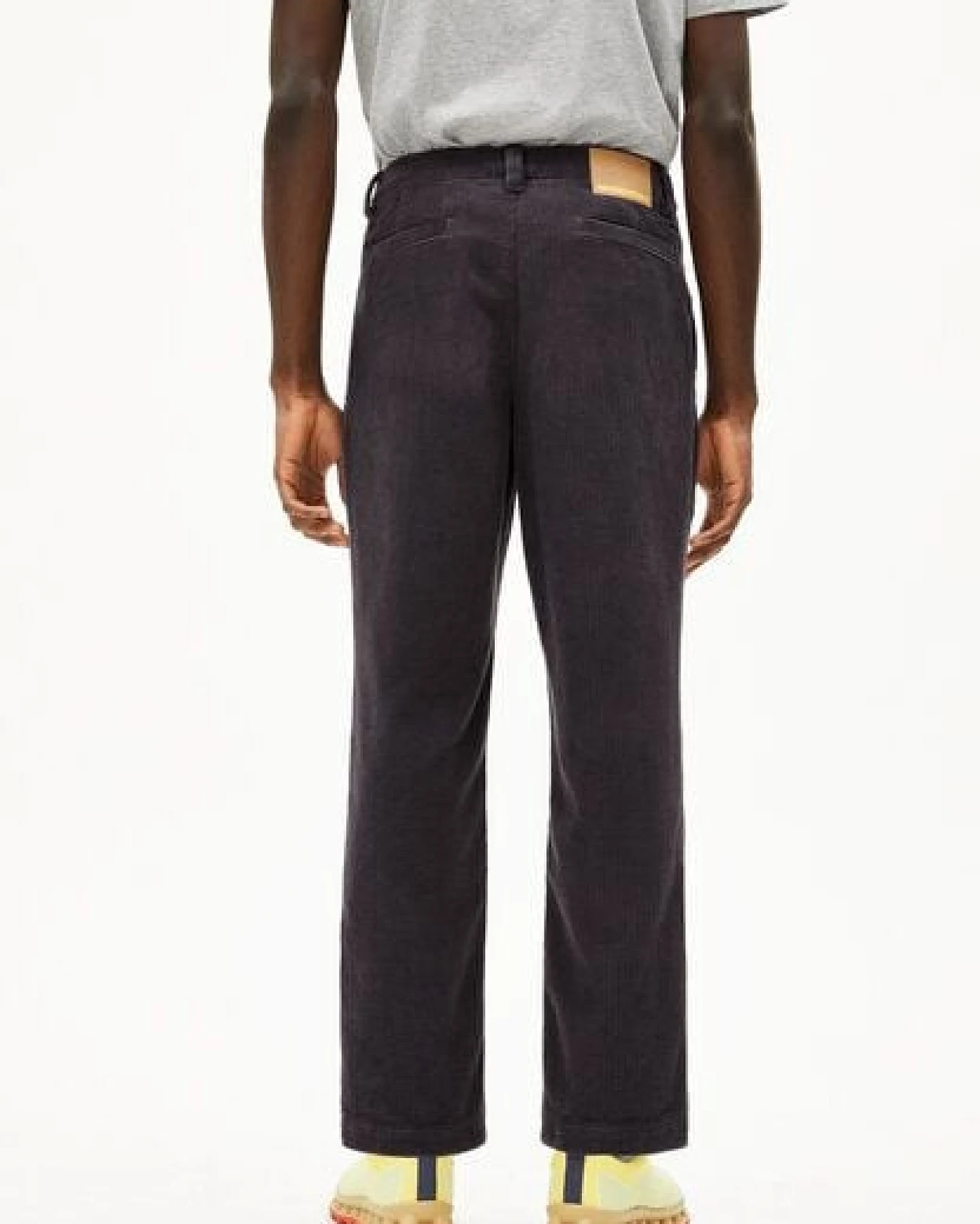 ARMEDANGELS ARAANIO Herren Webhose aus Bio-Baumwoll Mix – Ansicht 2