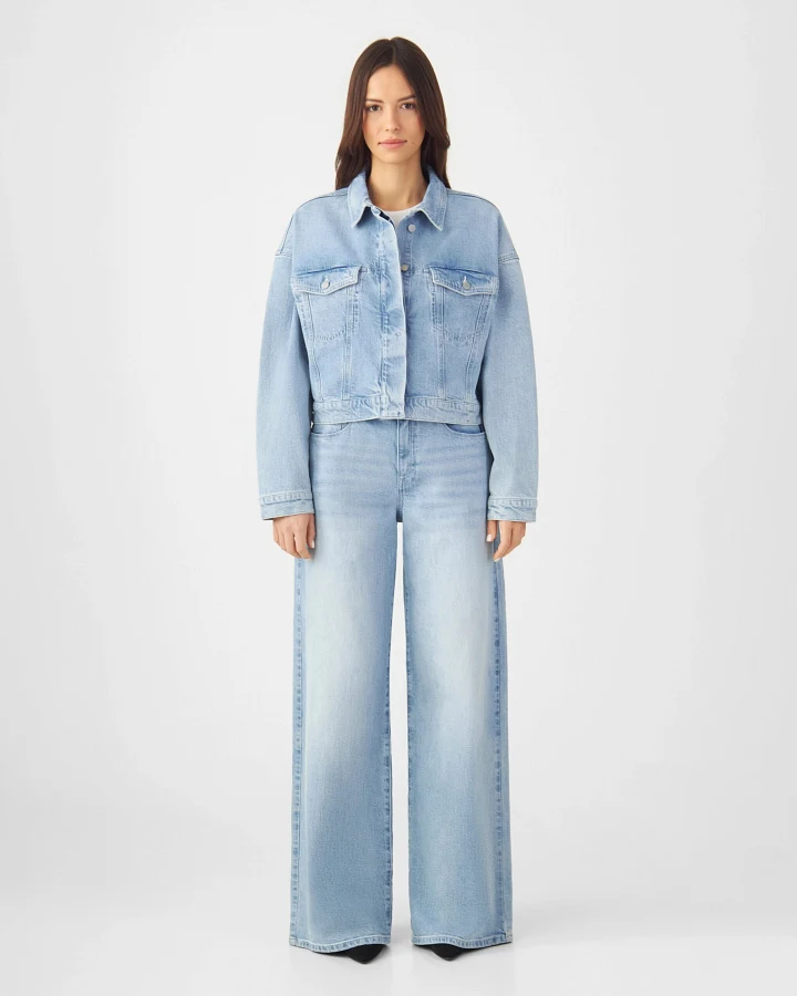 AMARA Minimal Stretch - Boxy Jacket - Light Blue
