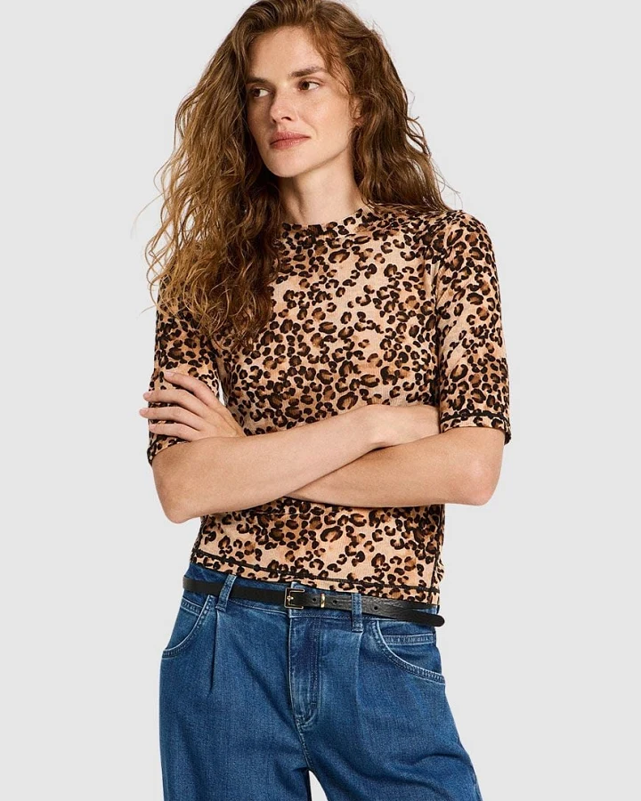 Stehkragenshirt