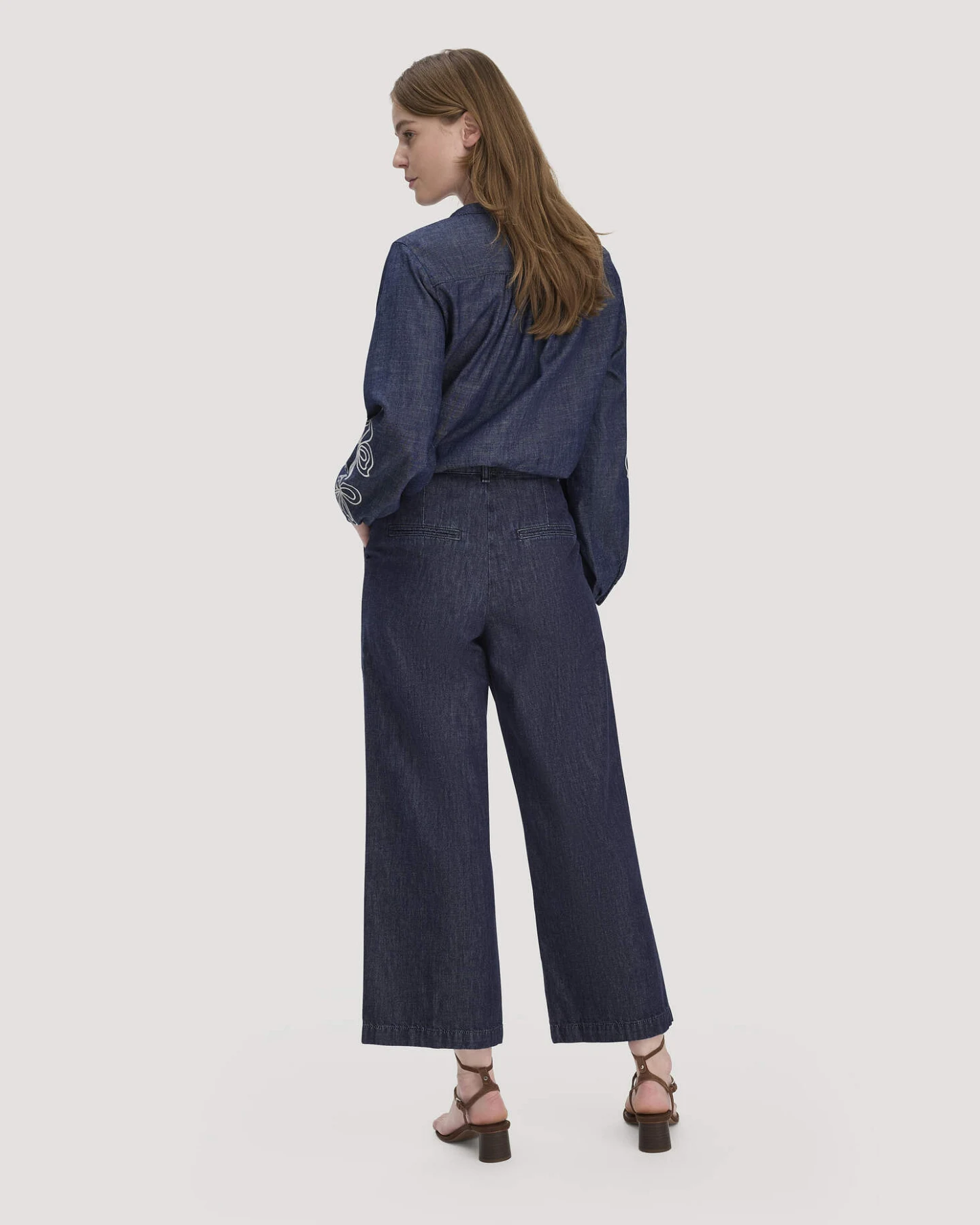 hessnatur Damen Jeans ENNELIE Culotte Wide Leg aus Bio-Denim mit Kapok - blau - Größe 26/29 – Ansicht 2