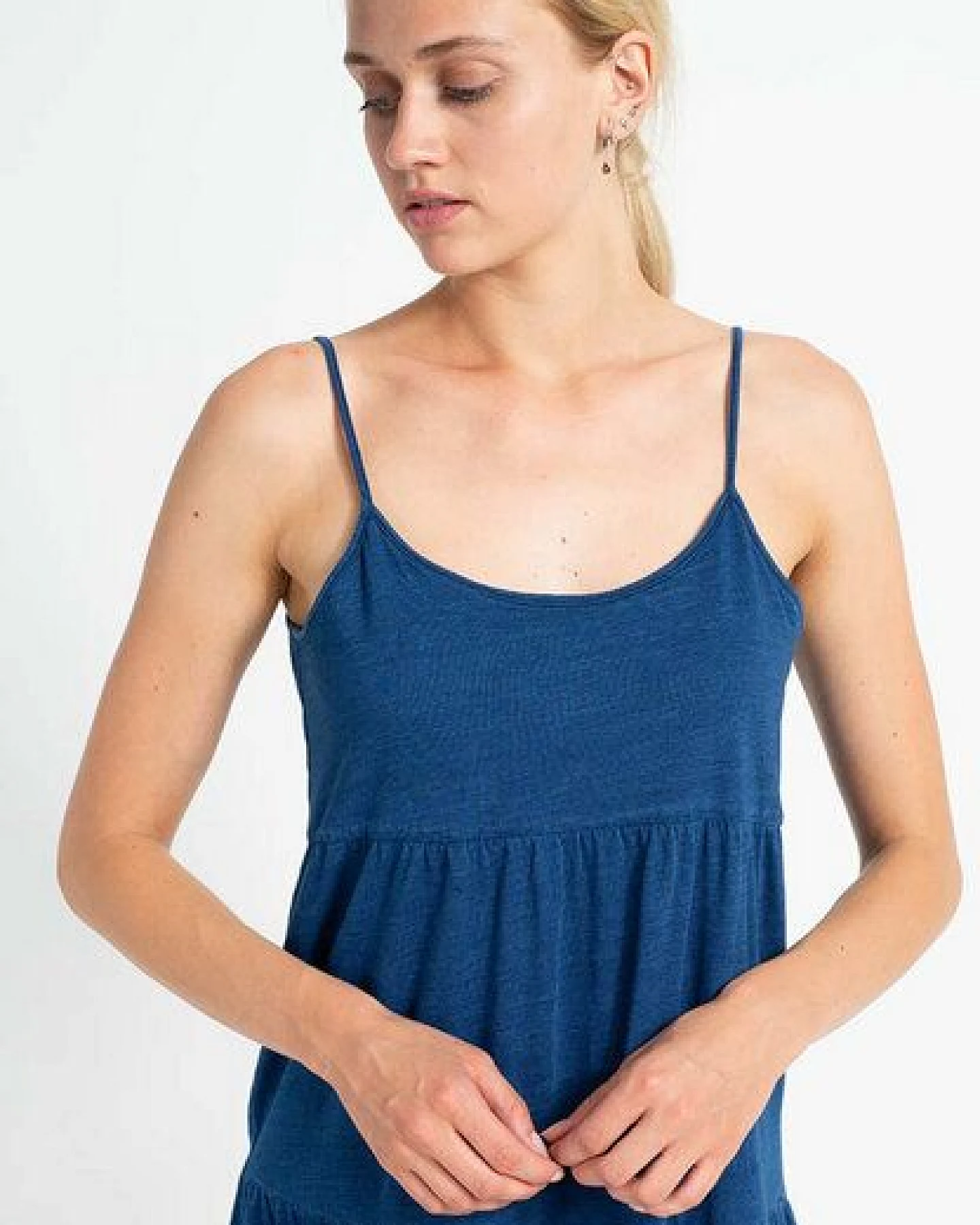 Alma & Lovis Trägerkleid aus Bio-Baumwolle – Ansicht 4