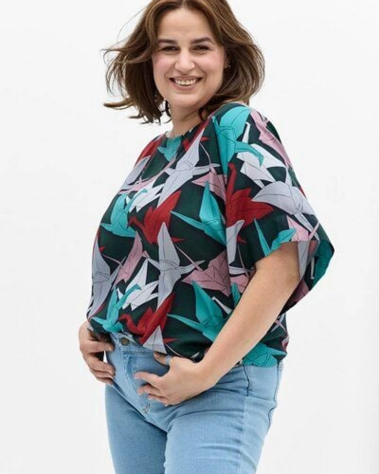 Bluse Wind aus fließender Viskose – weiter eleganter Schnitt mit Kimonoärmeln – exklusiver KOKOworld Print – Fair produziert in Polen – Ansicht 2