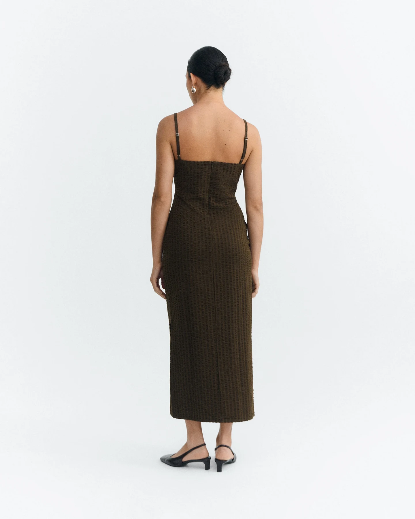 Thinking MU Damen vegan Kleid Lang Seersucker Sunniva Braun – Ansicht 2