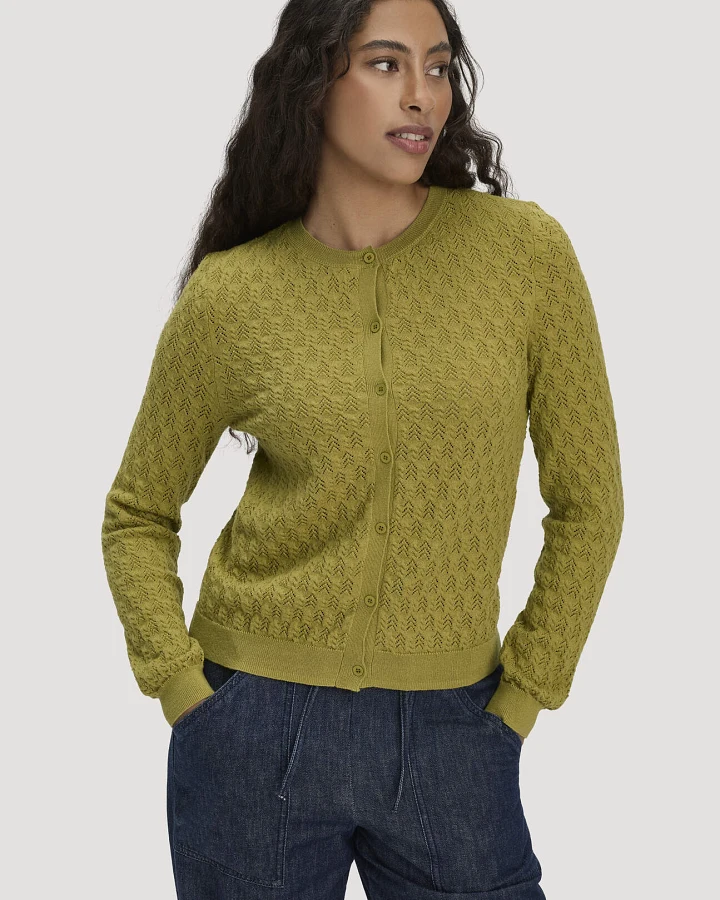 hessnatur Damen Strick Jacke Regular aus Bio-Baumwolle mit Merinowolle - grün - Größe S