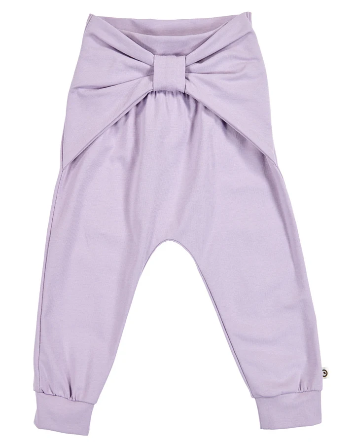 Müsli by green Cotton - Babyhose mit Schleife hellviolett