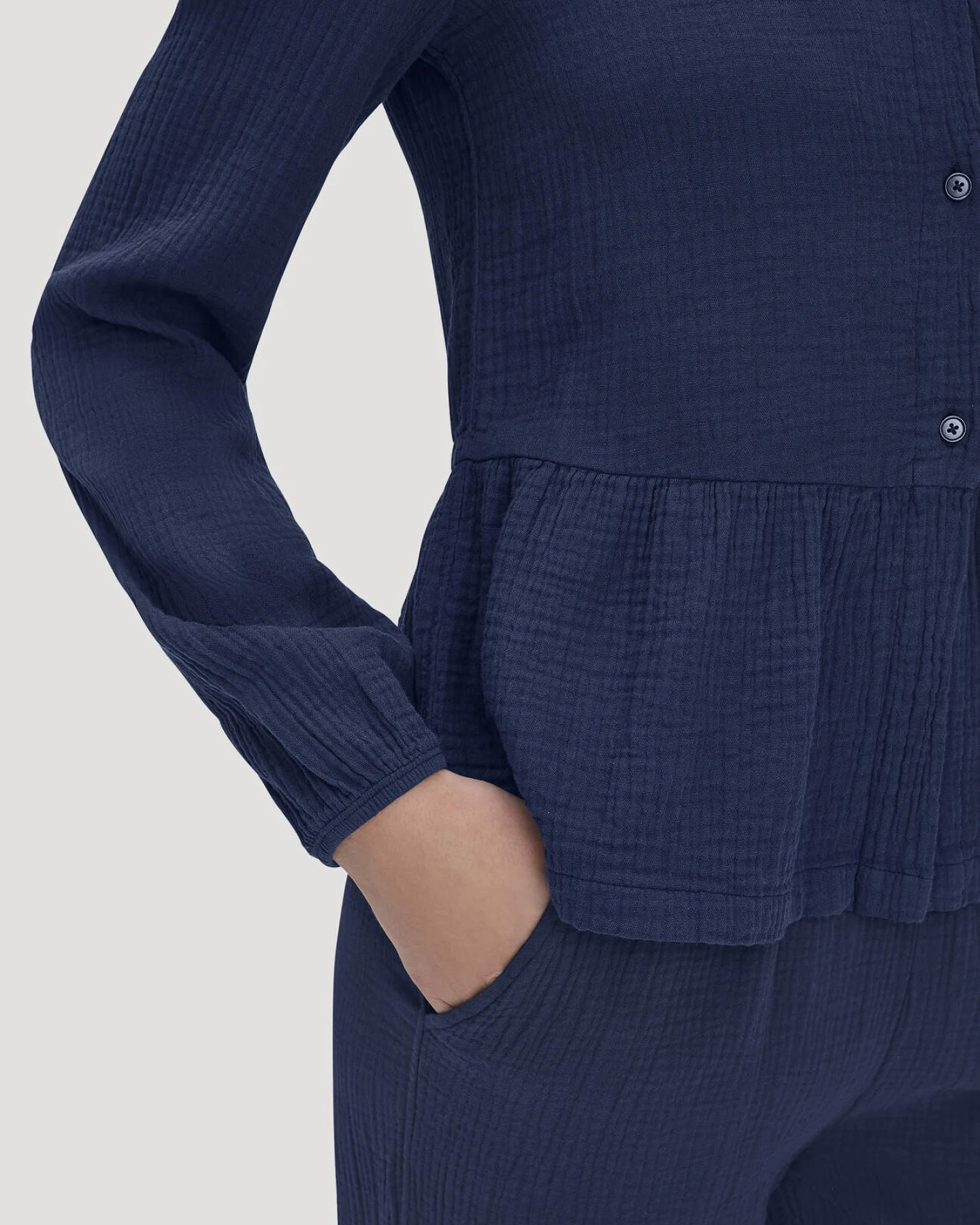 hessnatur Damen Musselin Pyjamabluse PURE COMFORT aus Bio-Baumwolle - blau - Größe 36 – Ansicht 2
