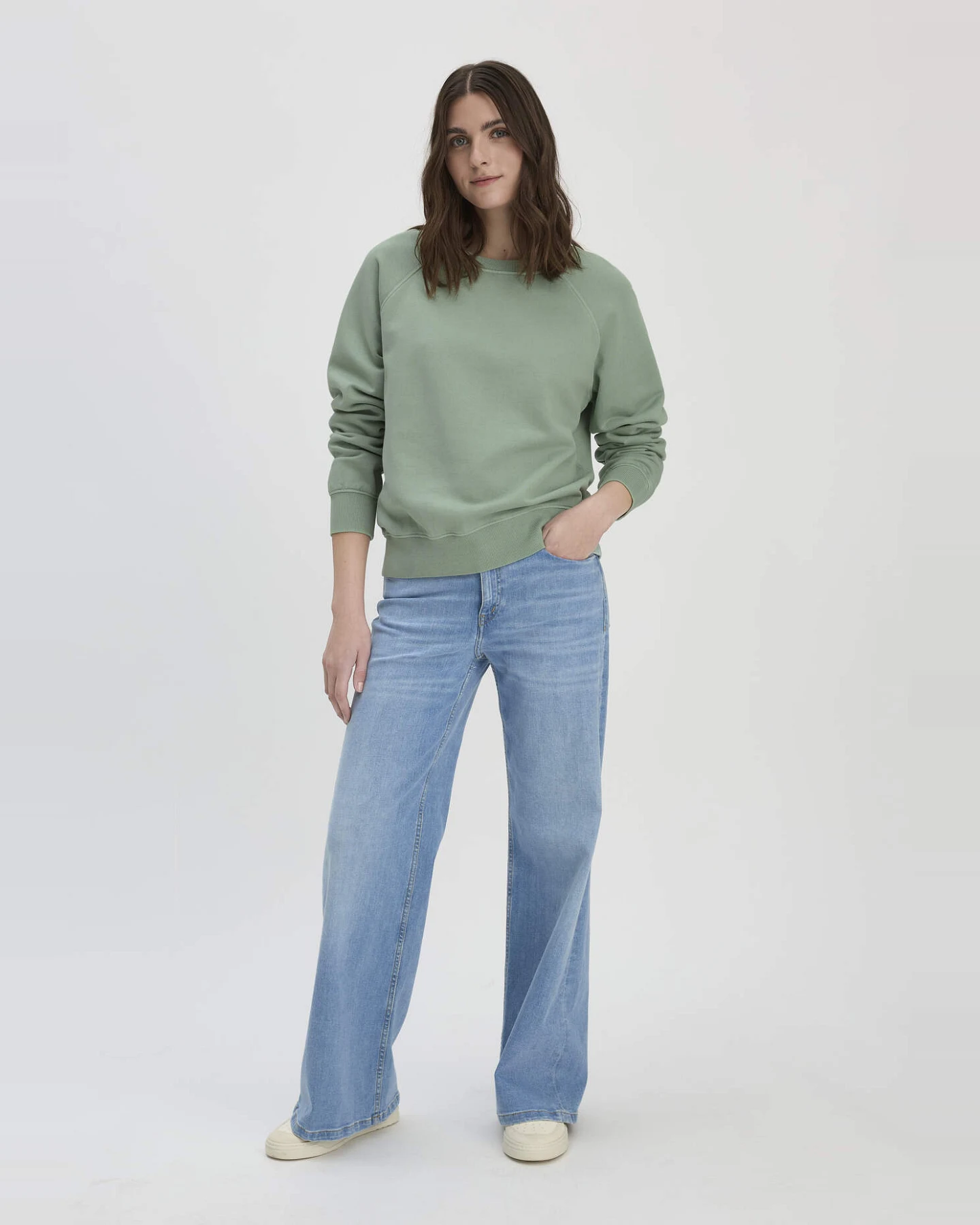 hessnatur Damen Sweatshirt Oversize aus Bio-Baumwolle - grün - Größe M – Ansicht 2