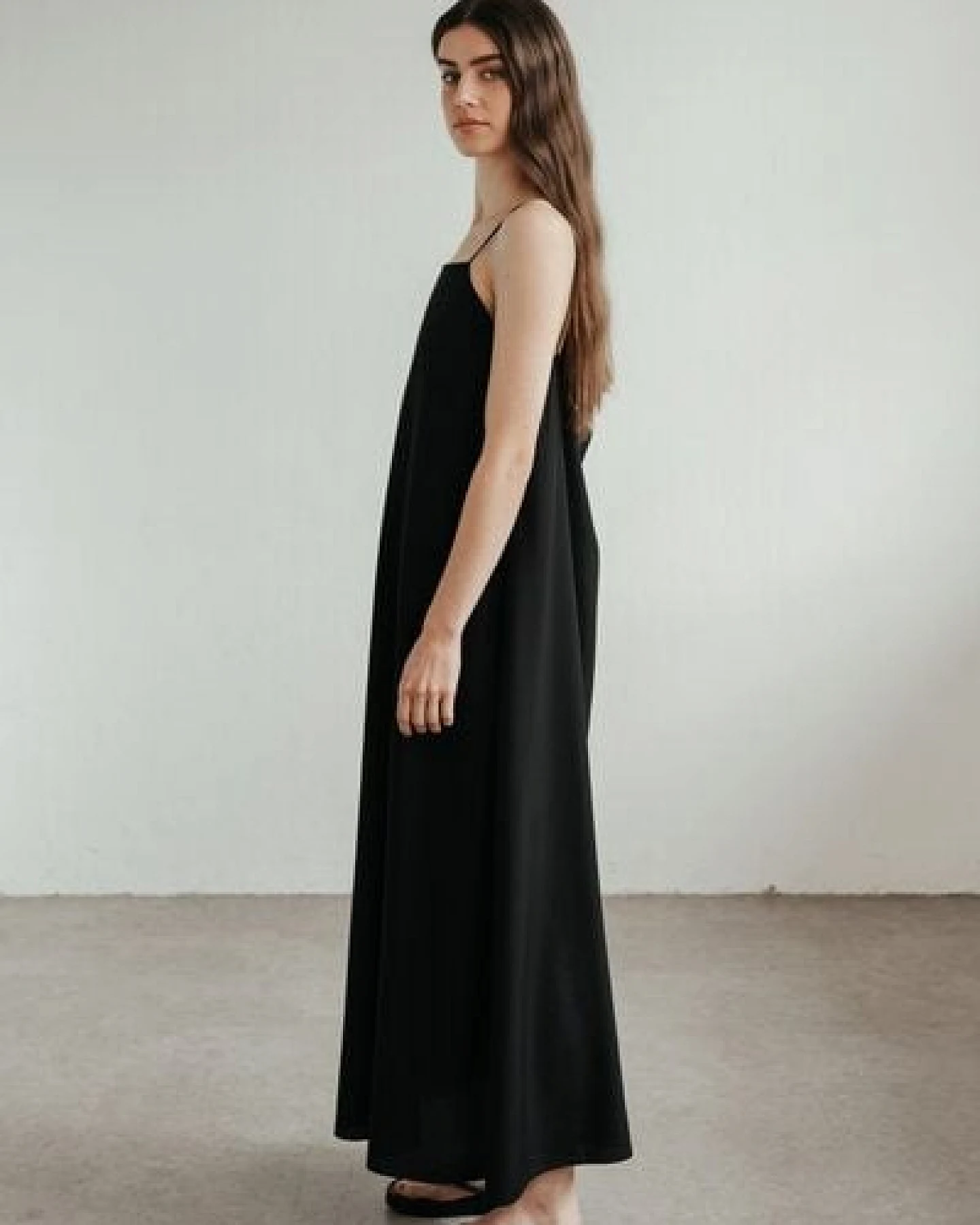 Sonho Stories Langes, rückenfreies Kleid zum Binden – Ansicht 3