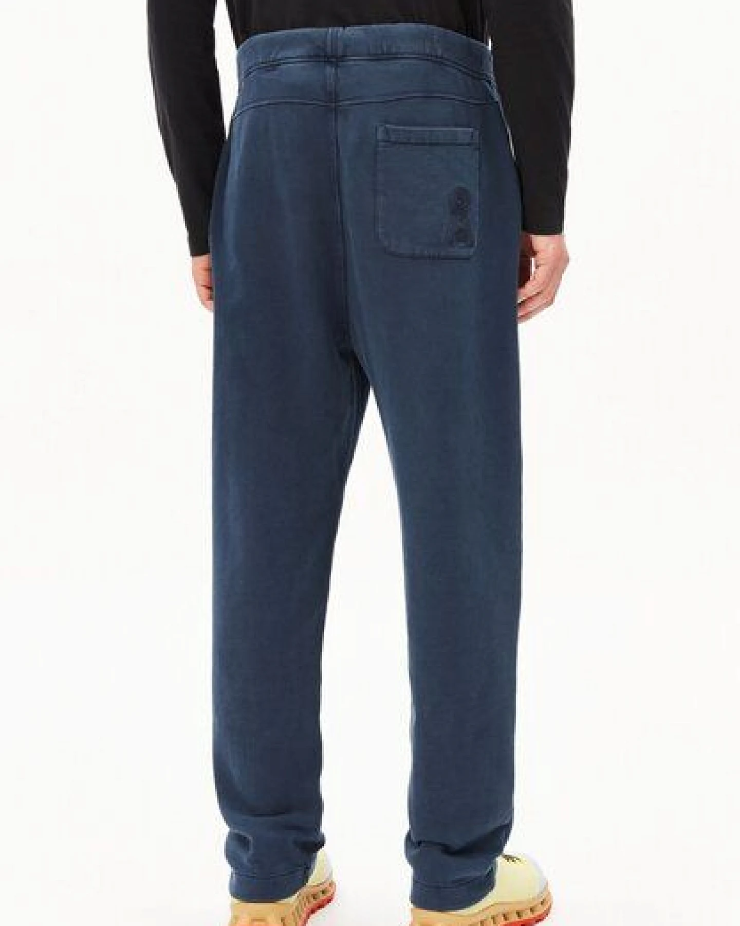 ARMEDANGELS ICONIC Å GMT DYE Herren Sweathose aus Bio-Baumwolle – Ansicht 2