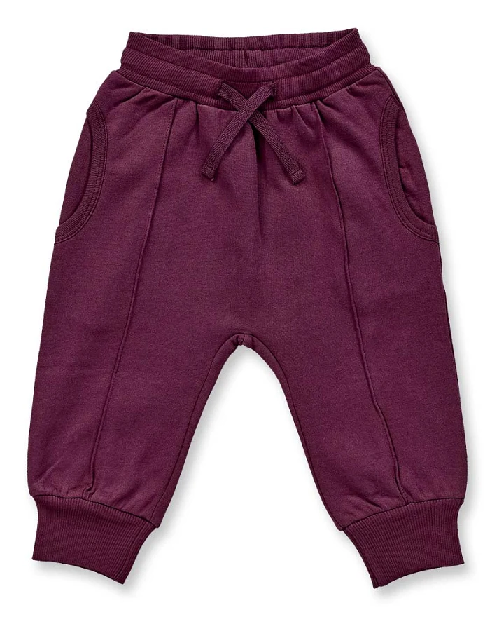 Baby Sweathose in pflaumenlila, Modell NEVIN