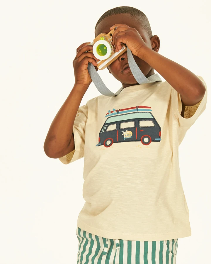 Kinder T-Shirt mit Bus-Motiv, Modell ANTON