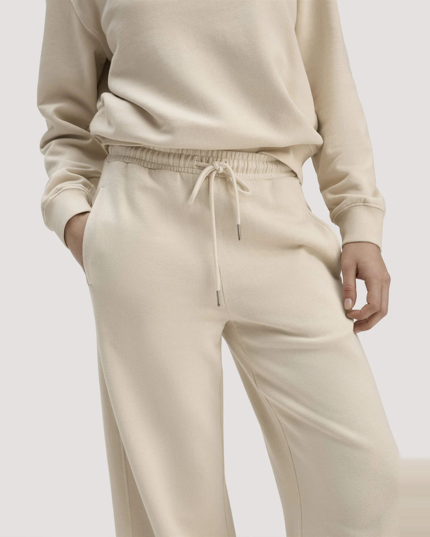 hessnatur Damen Sweathose Wide Leg Relaxed aus Bio-Baumwolle - beige - Größe L – Ansicht 3