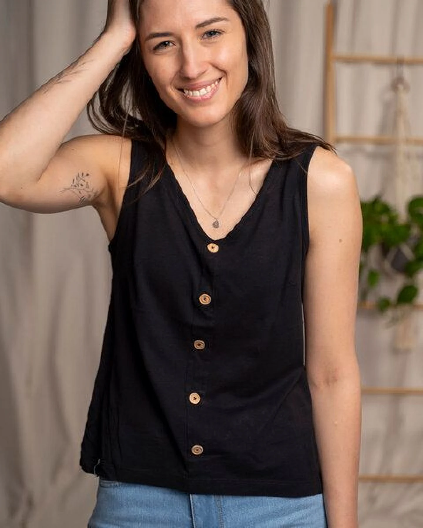 Vresh Clothing Veline - Button Top mit TENCEL (TM) Lyocell – Ansicht 2
