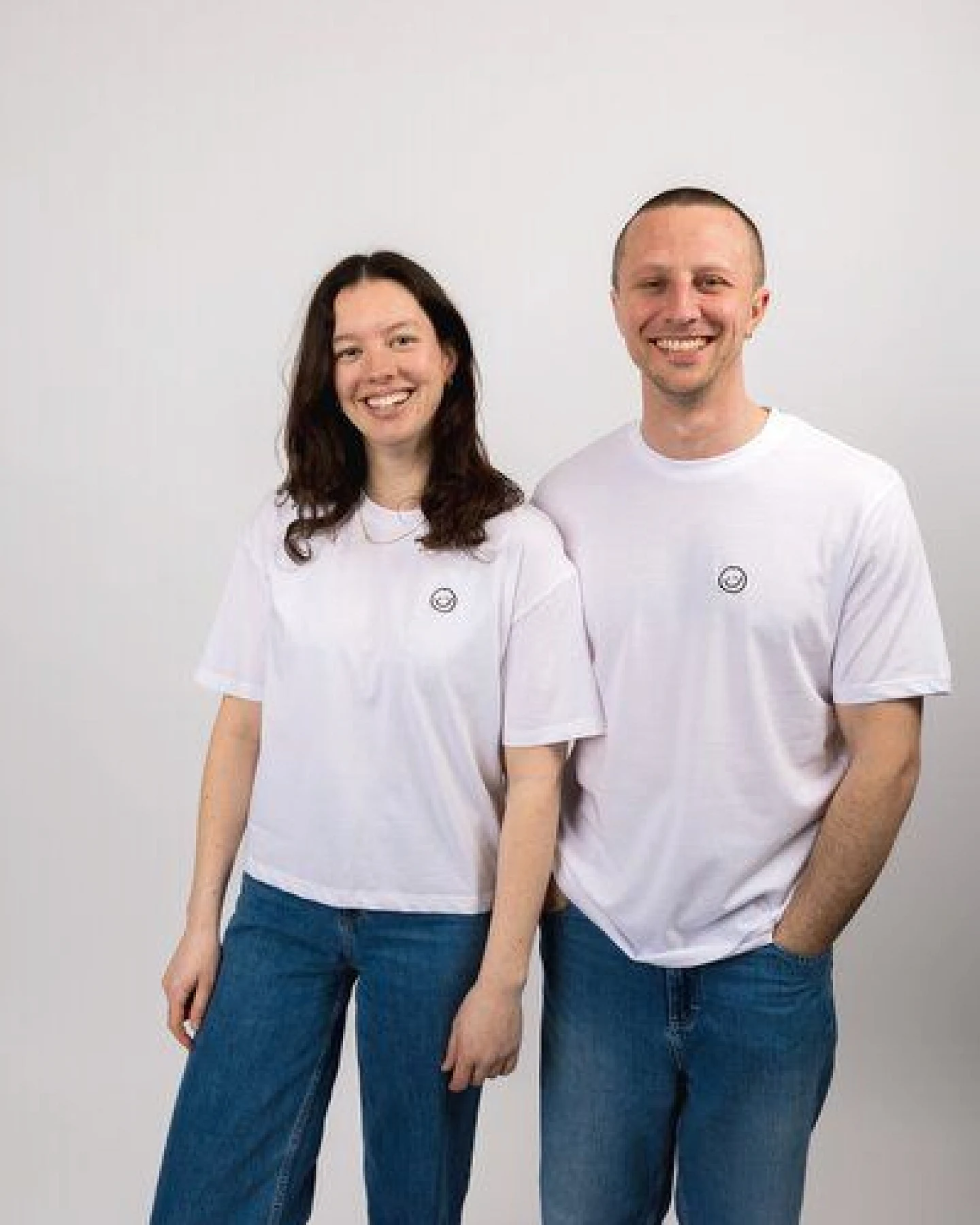 ettics STUDIO boxy organic crop tee bright white embroidery – Ansicht 2