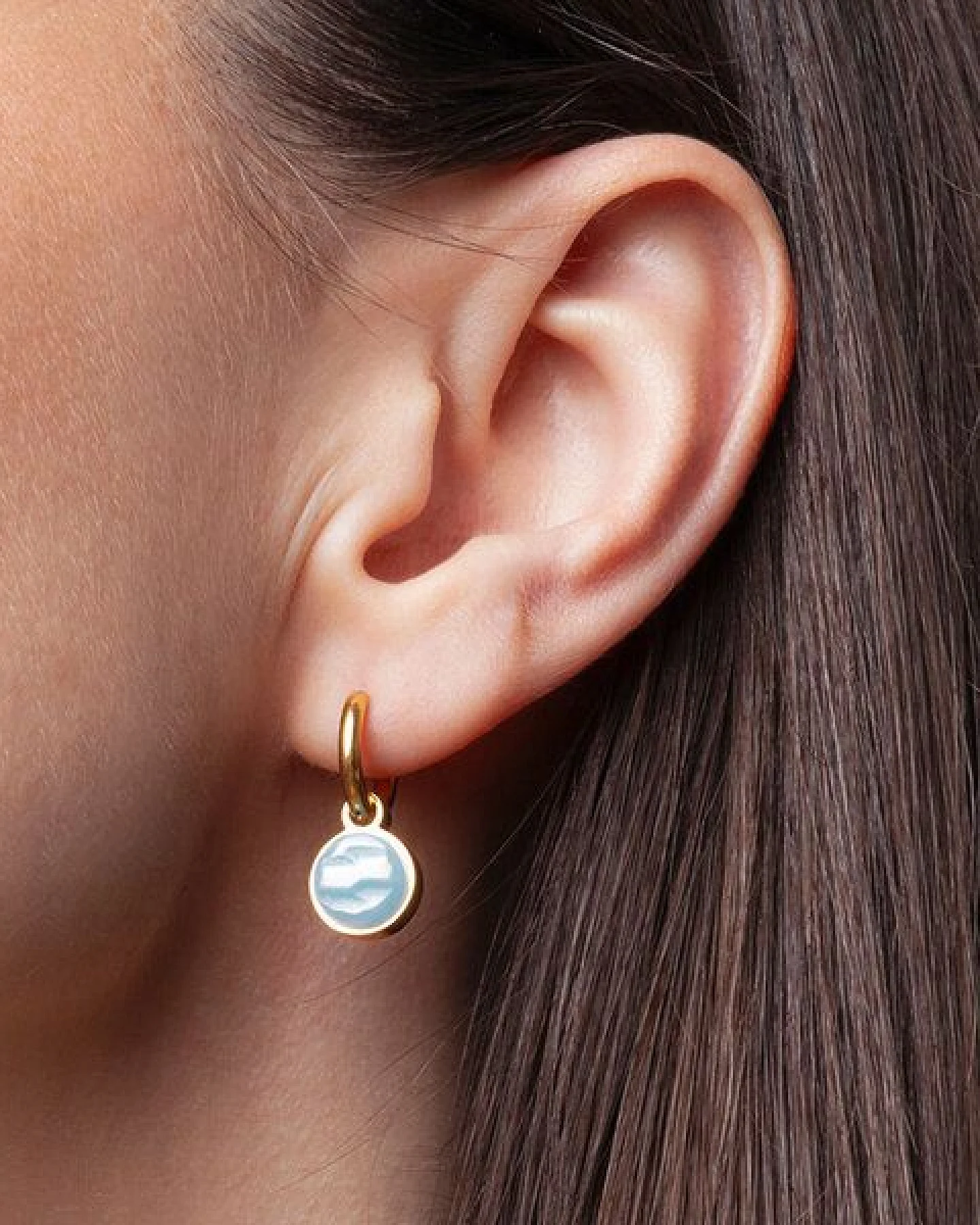 ALEXASCHA Gold Clip Creolen mit Anhänger – Ansicht 3