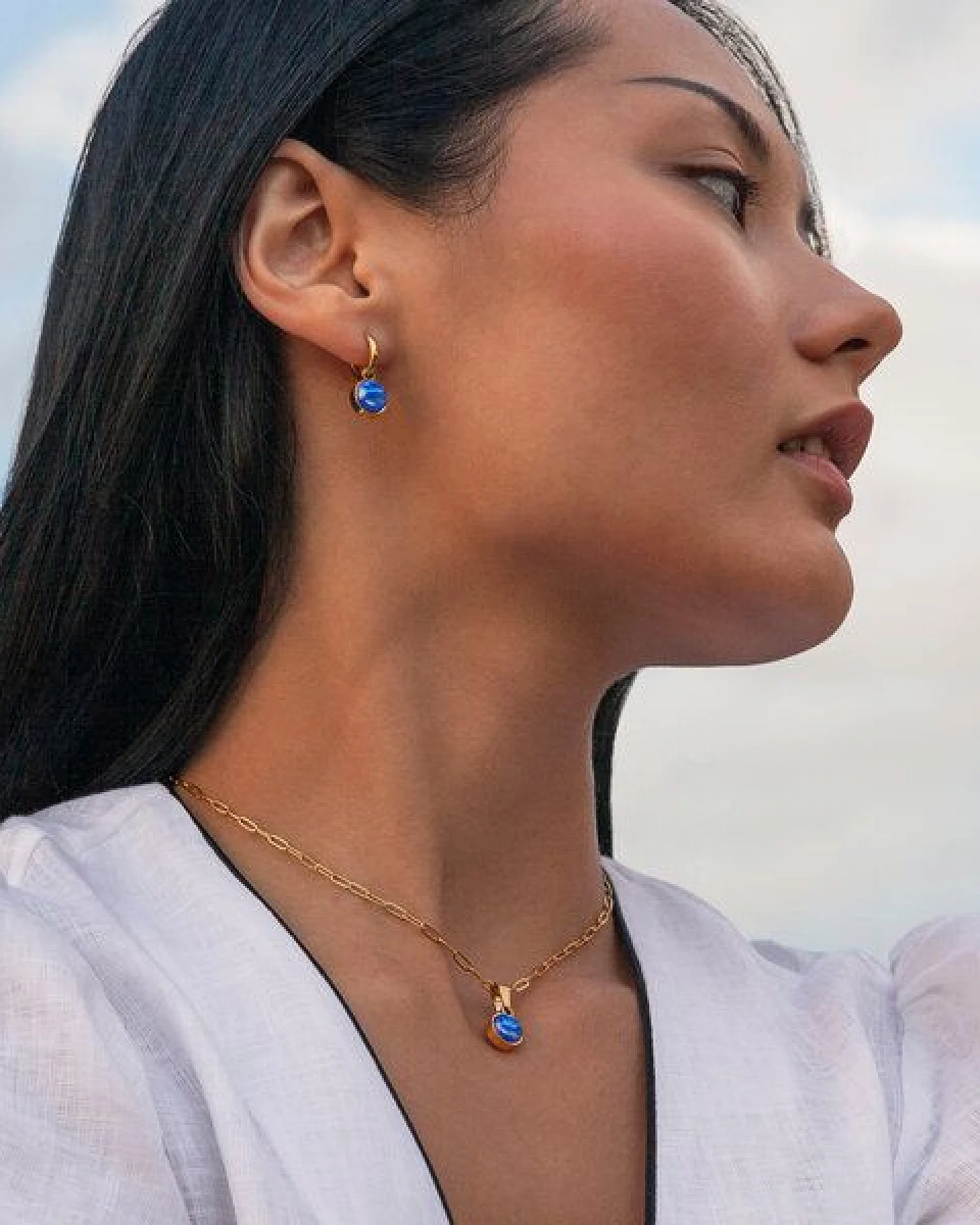 ALEXASCHA Gold Clip Creolen mit Anhänger – Ansicht 3