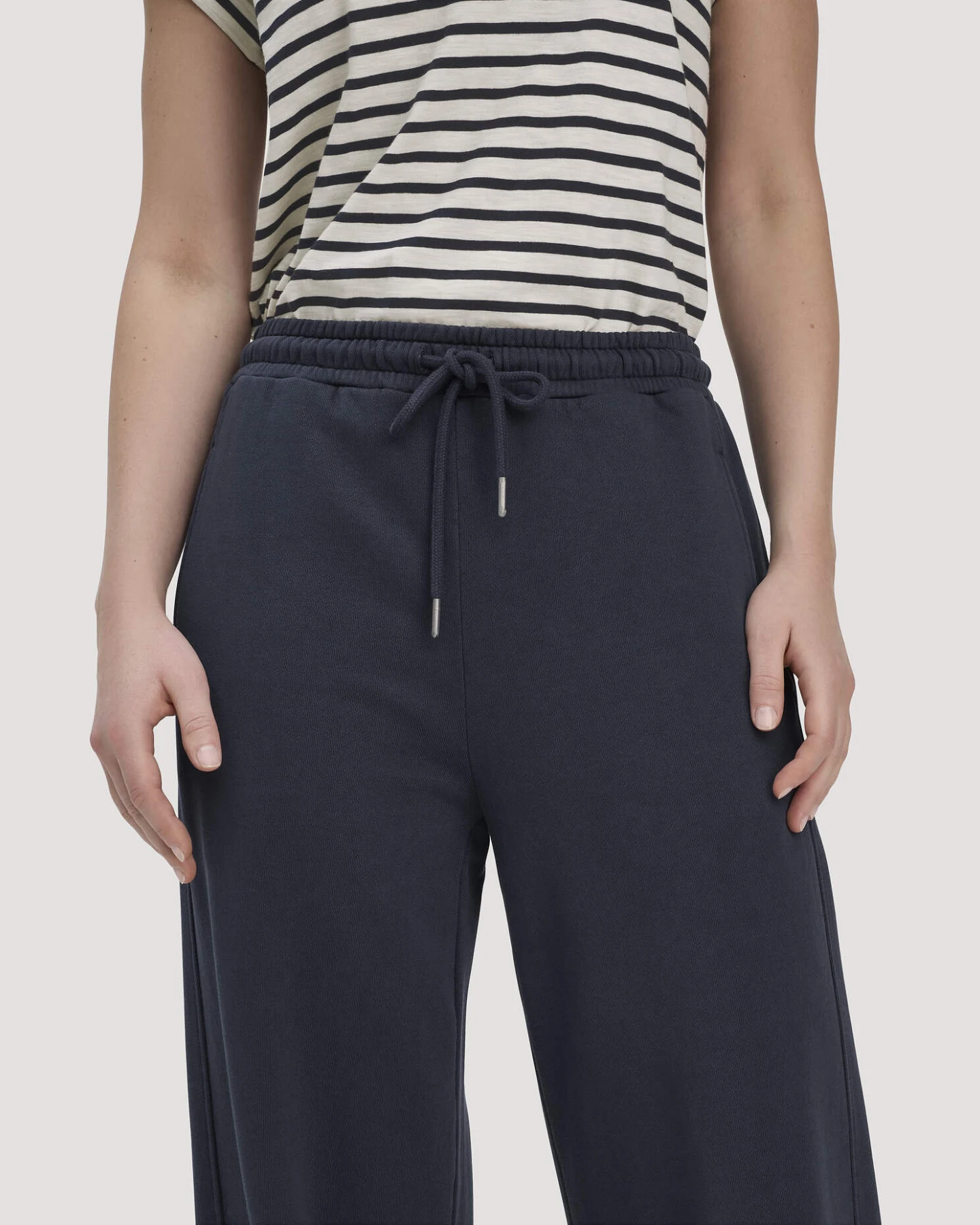 hessnatur Damen Sweathose Wide Leg Relaxed aus Bio-Baumwolle - blau - Größe L – Ansicht 3