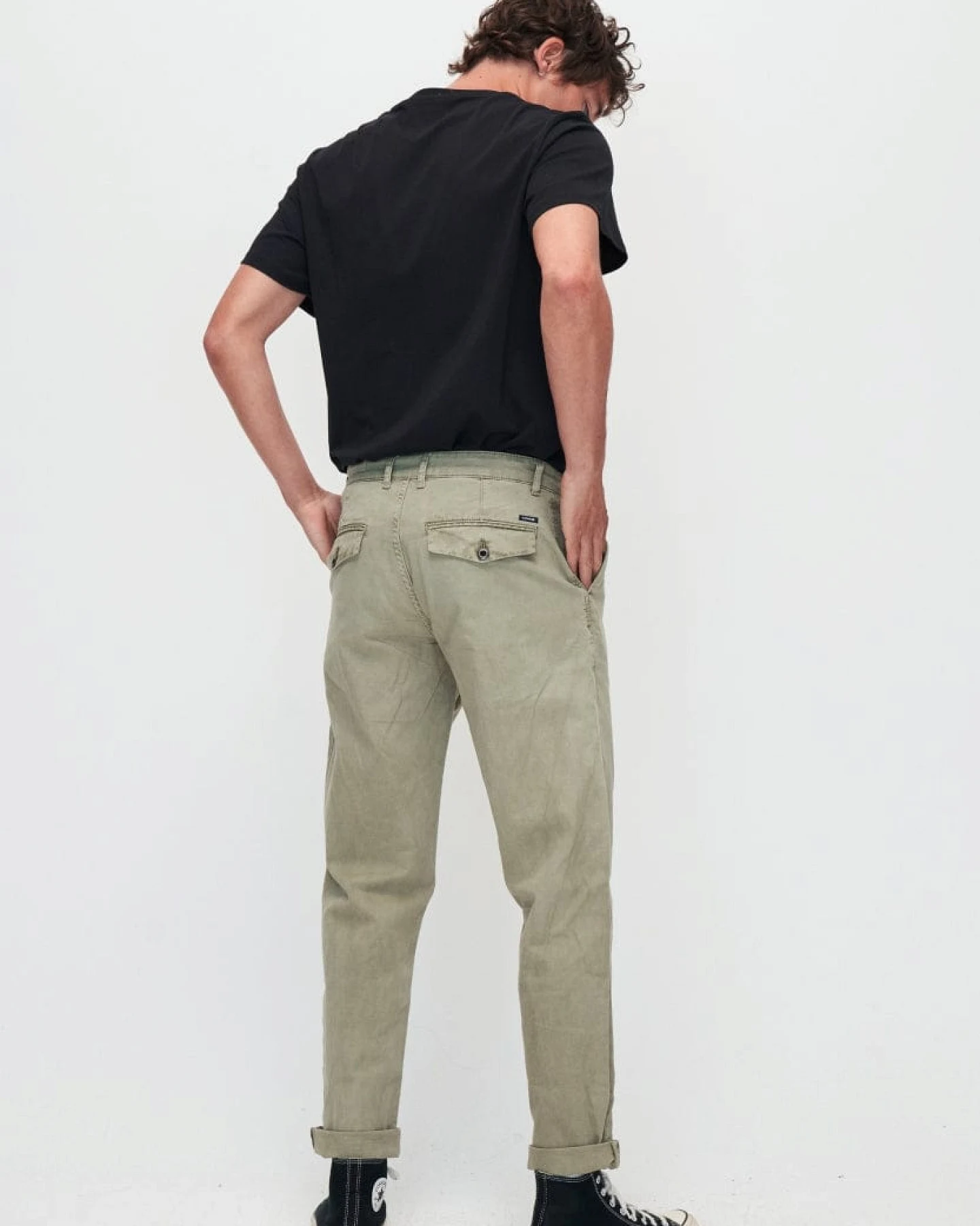 Kuyichi Herren vegan Chino Hose Darren Army Green – Ansicht 2