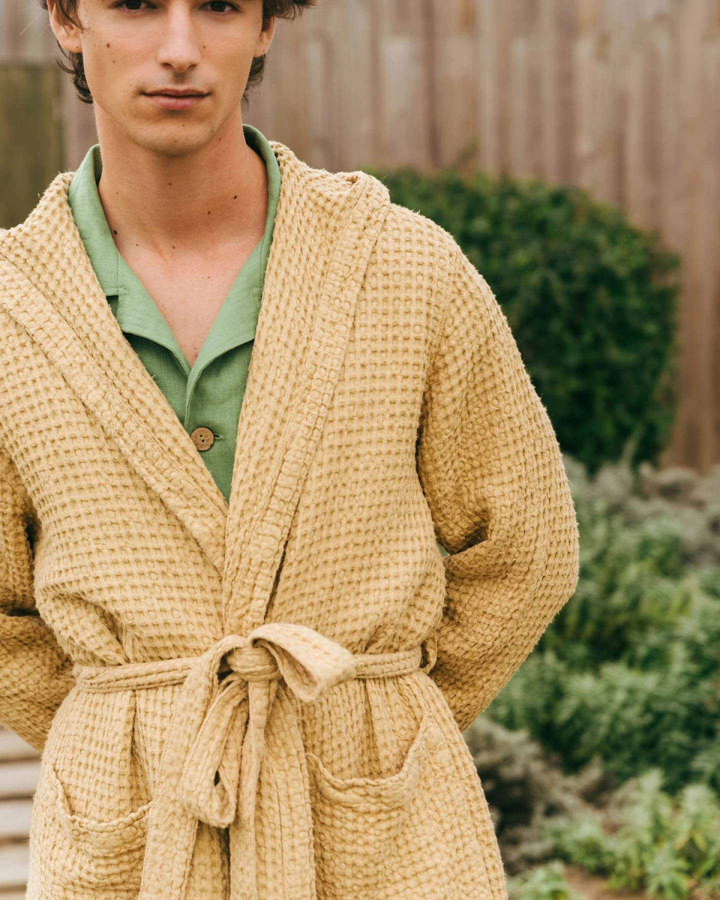 AmourLinen Herren vegan Bademantel Waffel Senf – Ansicht 2