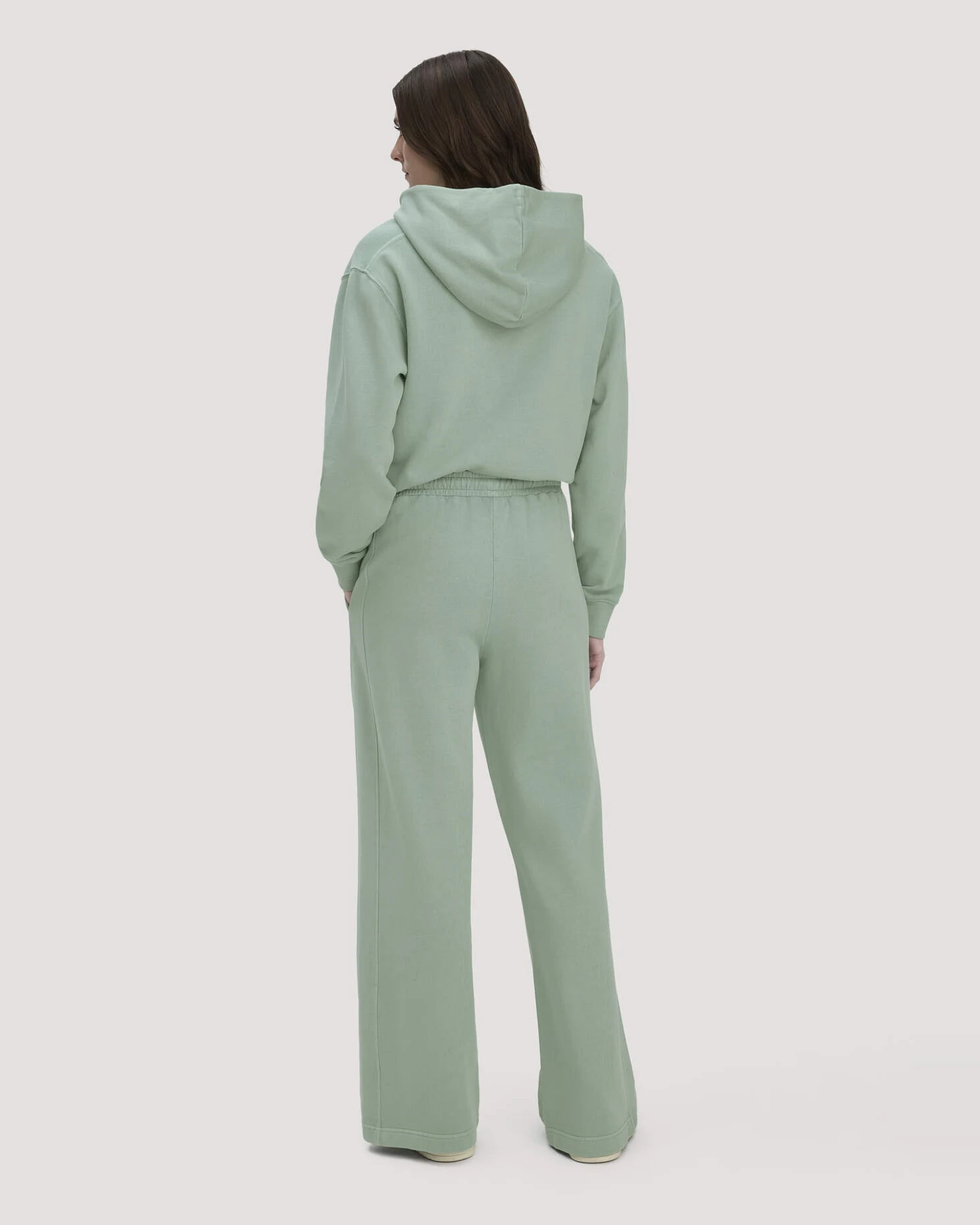 hessnatur Damen Sweathose Wide Leg Relaxed aus Bio-Baumwolle - grün - Größe XS – Ansicht 2
