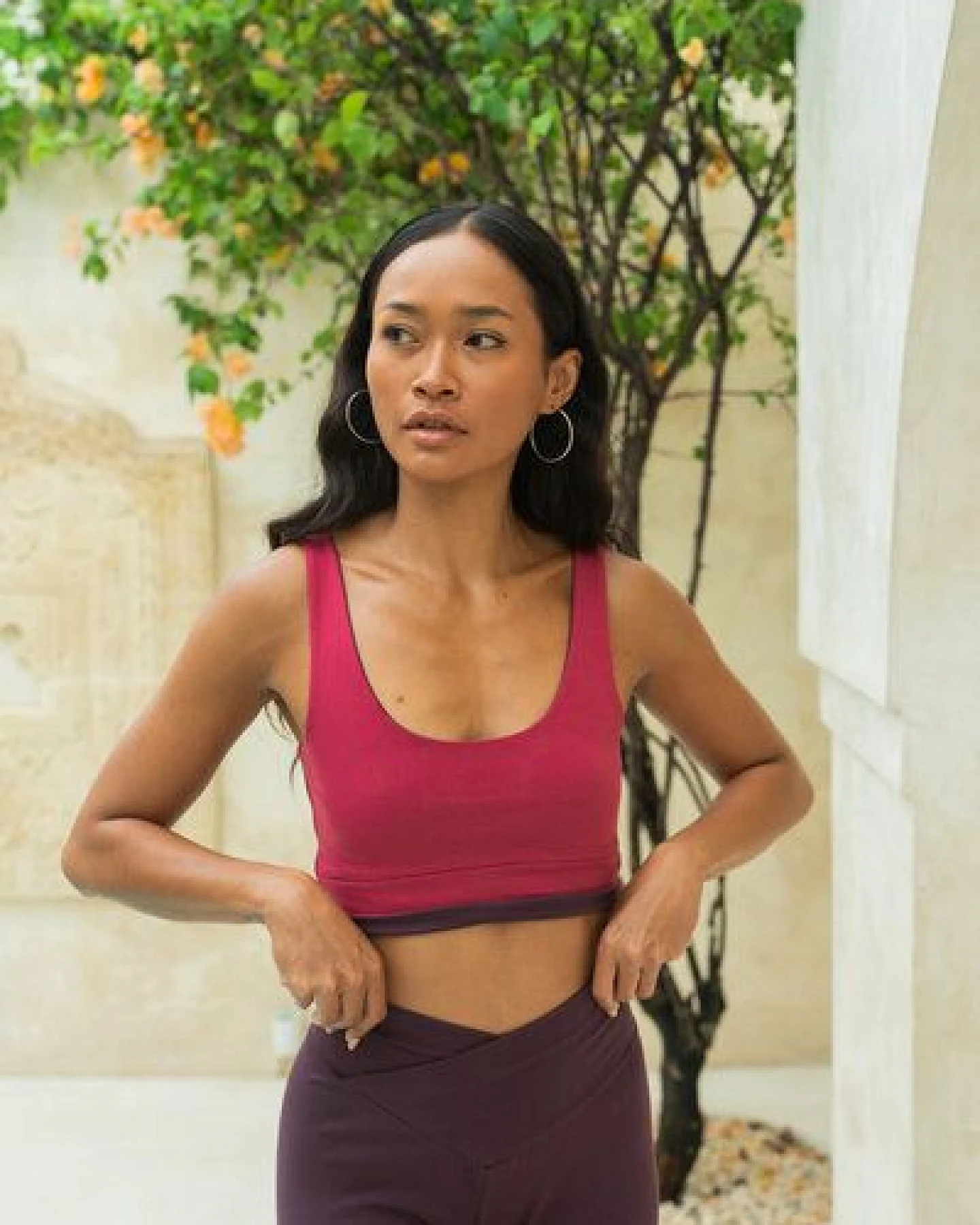 YogiLiebe Yoga double wende Bra "Maitri" aus Bio-Baumwolle Wild Hibiskus - Magic Plum – Ansicht 2