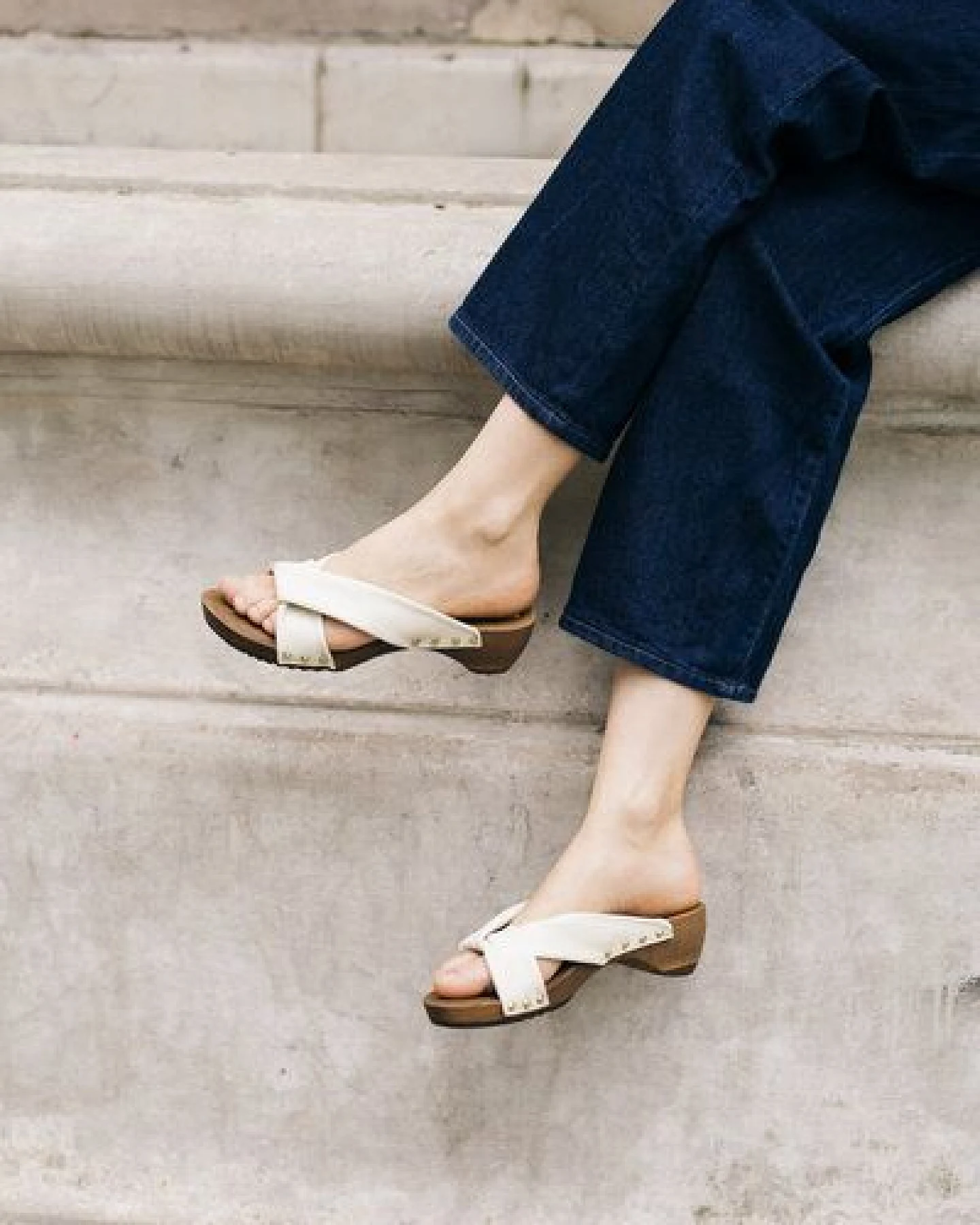 AGAZI TAKE ME TO TOKYO (beige) – vegane Clogs aus Traubenleder – Ansicht 3