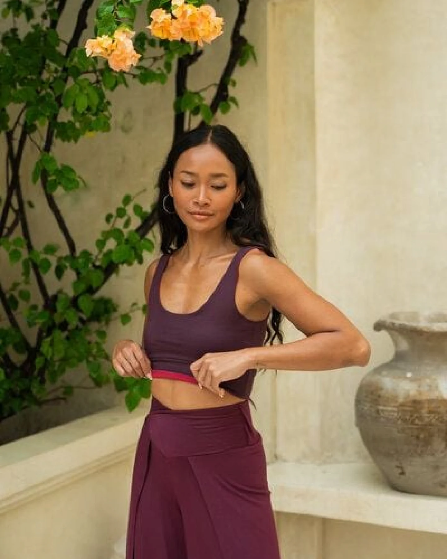 YogiLiebe Yoga double wende Bra "Maitri" aus Bio-Baumwolle Wild Hibiskus - Magic Plum – Ansicht 3