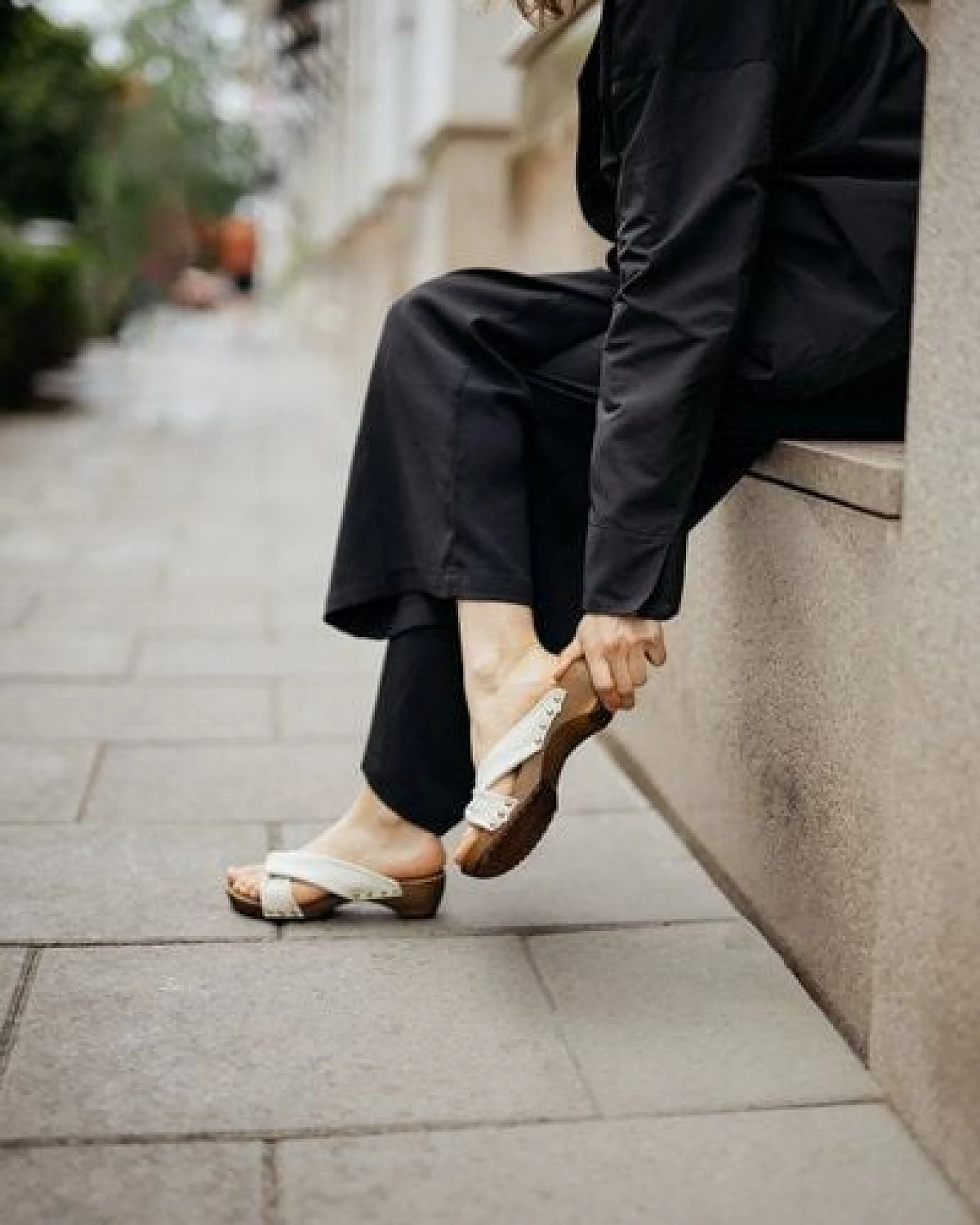 AGAZI TAKE ME TO TOKYO (beige) – vegane Clogs aus Traubenleder – Ansicht 3