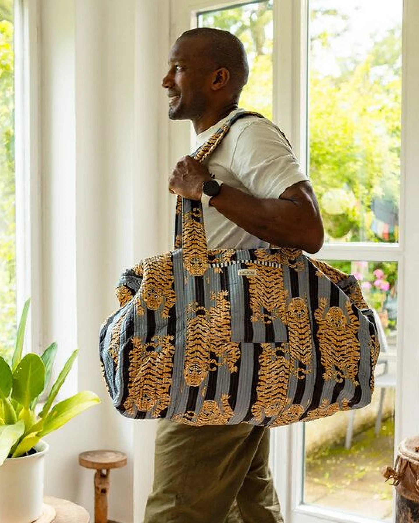KIKOONI handgefertigte XXL Strand- und Reisetasche "K-BIG" – Ansicht 3