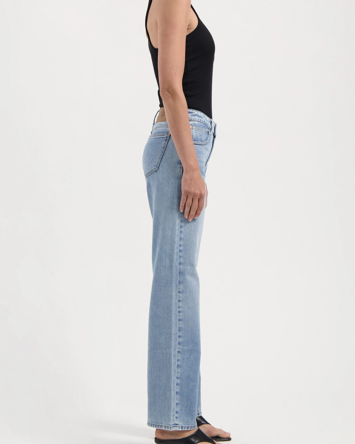 MUD Jeans Damen vegan Jeans Carry Mid Straight Light Stone Vintage – Ansicht 2