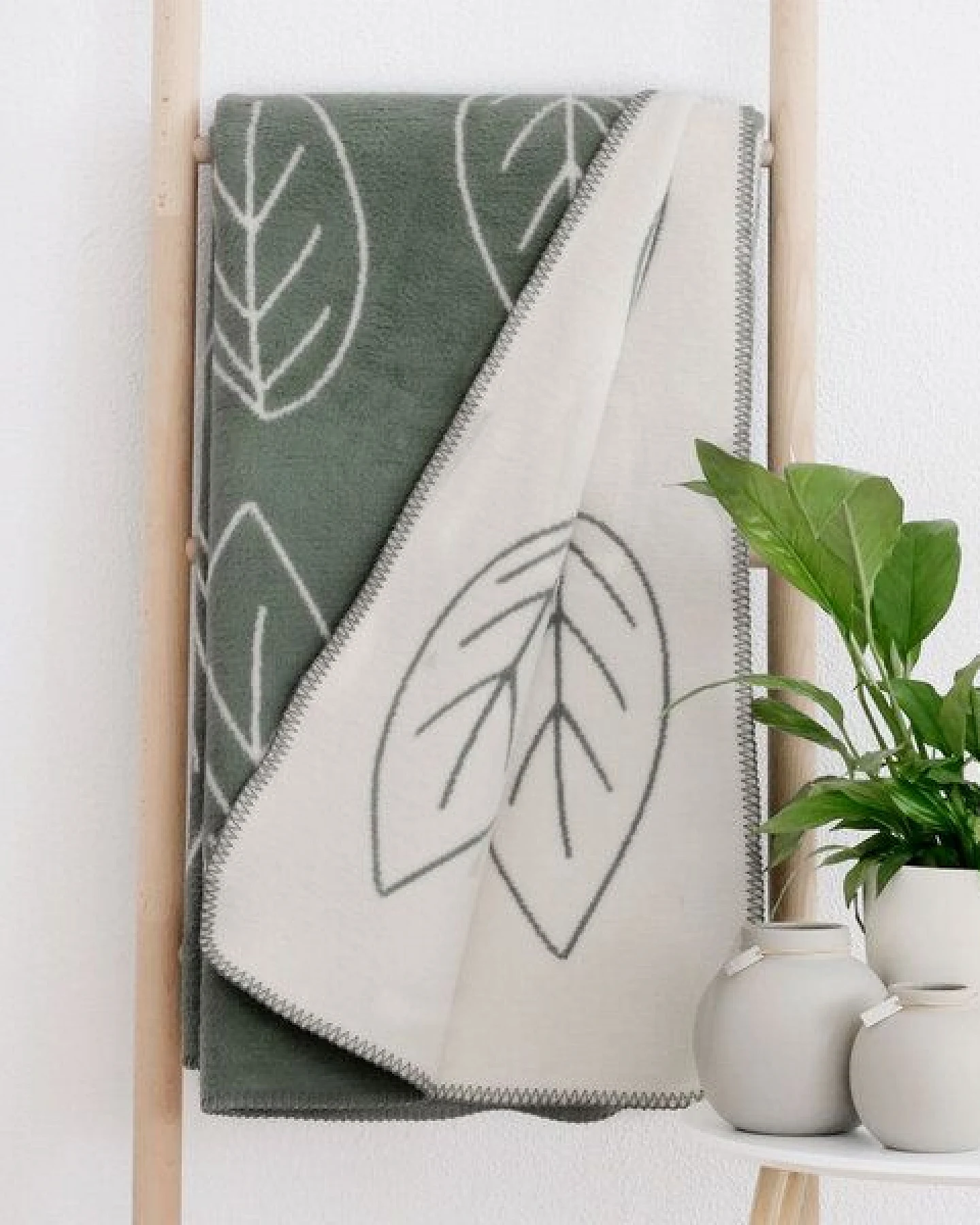 RIEMA Germany flauschige Kuscheldecke aus weicher Bio-Baumwolle BENTE - Made in Germany – Ansicht 3
