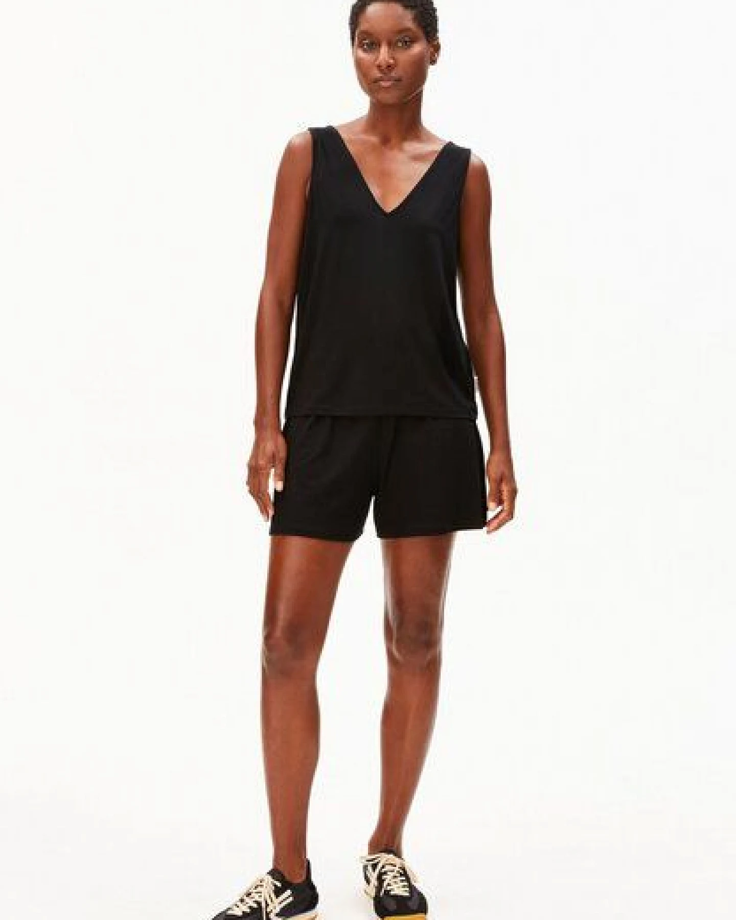 ARMEDANGELS V-NECK Damen LENZING ECOVERO Viskose Mix – Ansicht 4