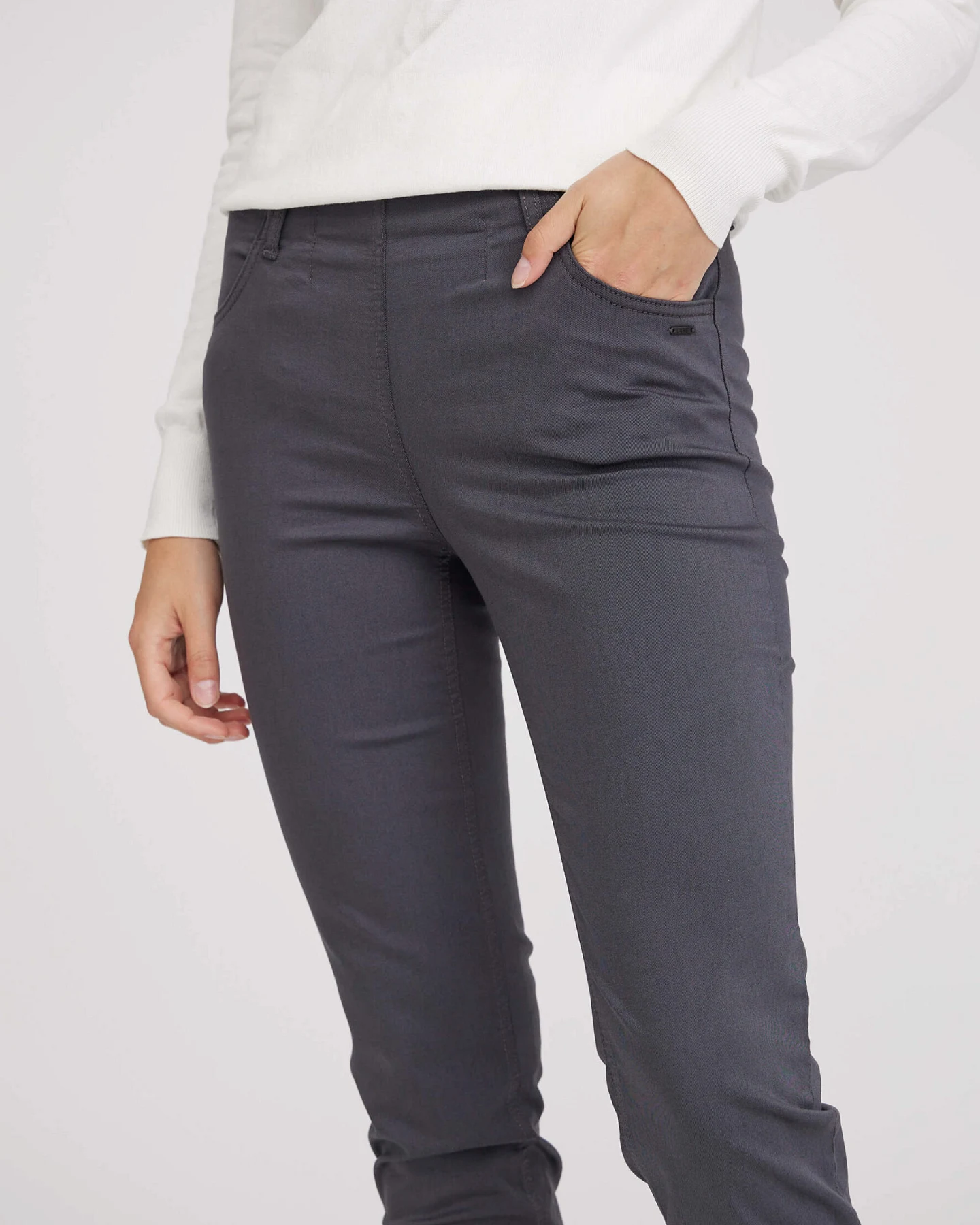 LAURIE Damen vegan Hose Kelly Regular Ml Anthrazitgrau – Ansicht 2