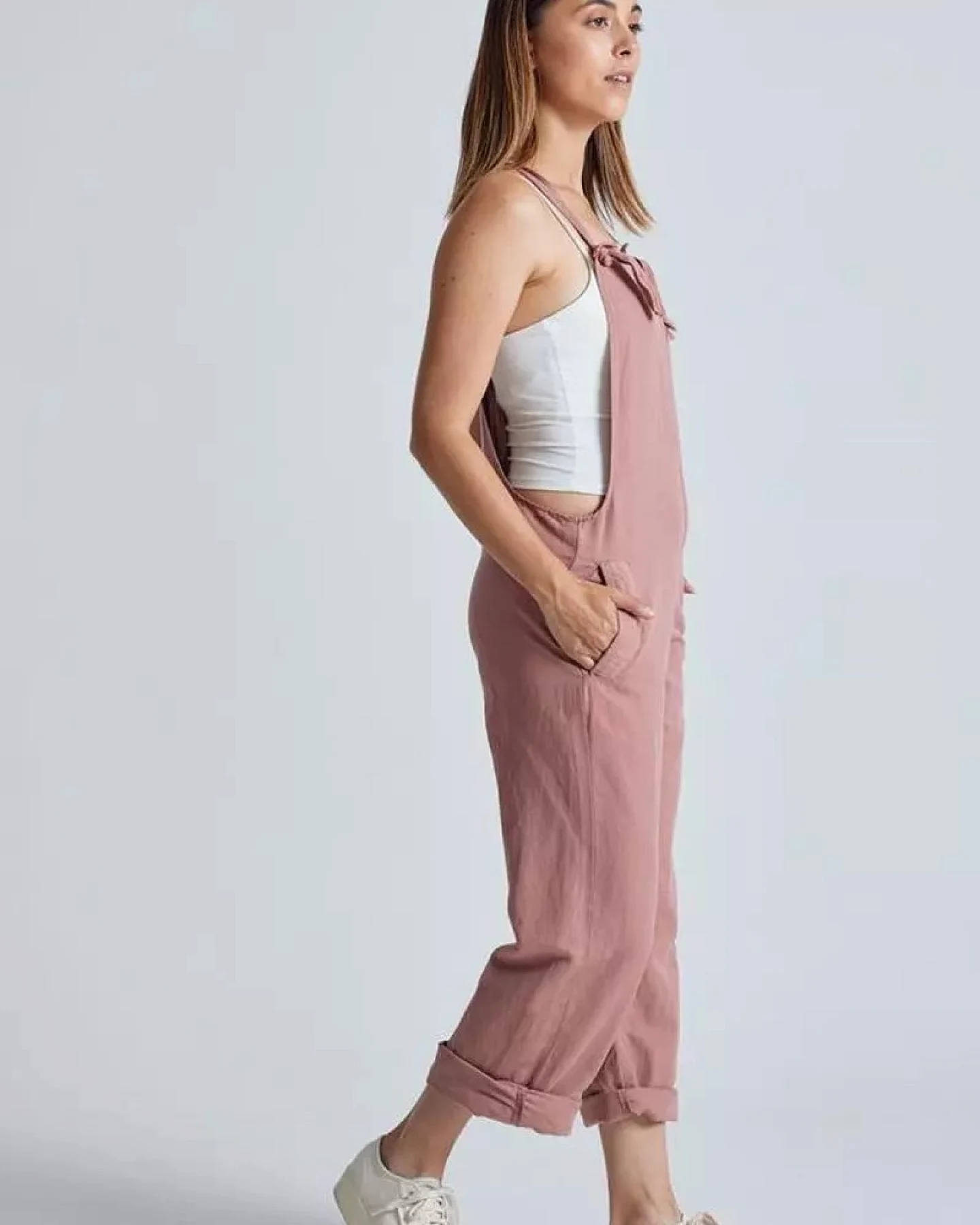 Flax and Loom Damen vegan Latzhose Leinen Mary Lou Retro Rosa – Ansicht 2