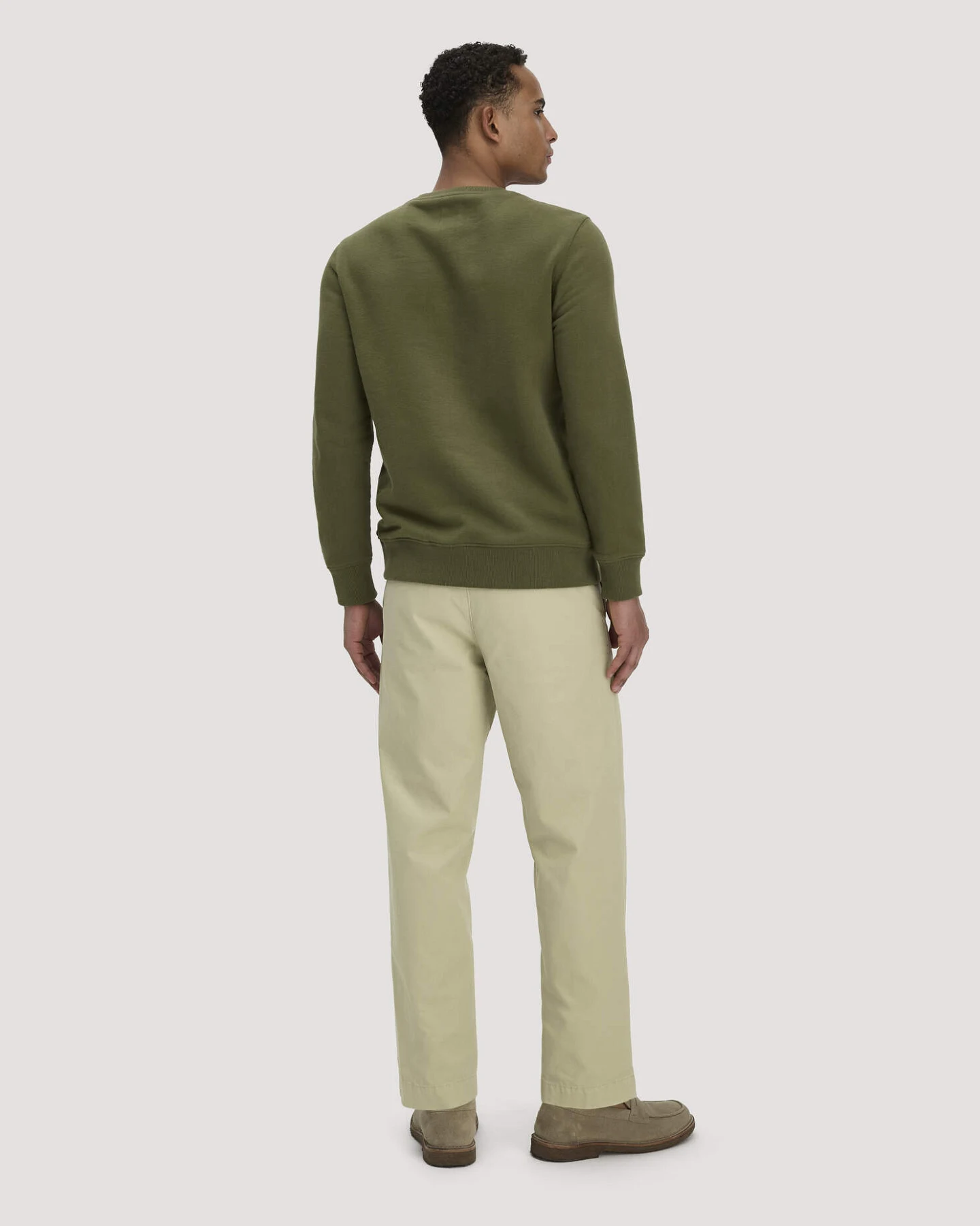 hessnatur Herren Chino RONNEL Relaxed aus Bio-Baumwolle - grün - Größe 31/32 – Ansicht 2