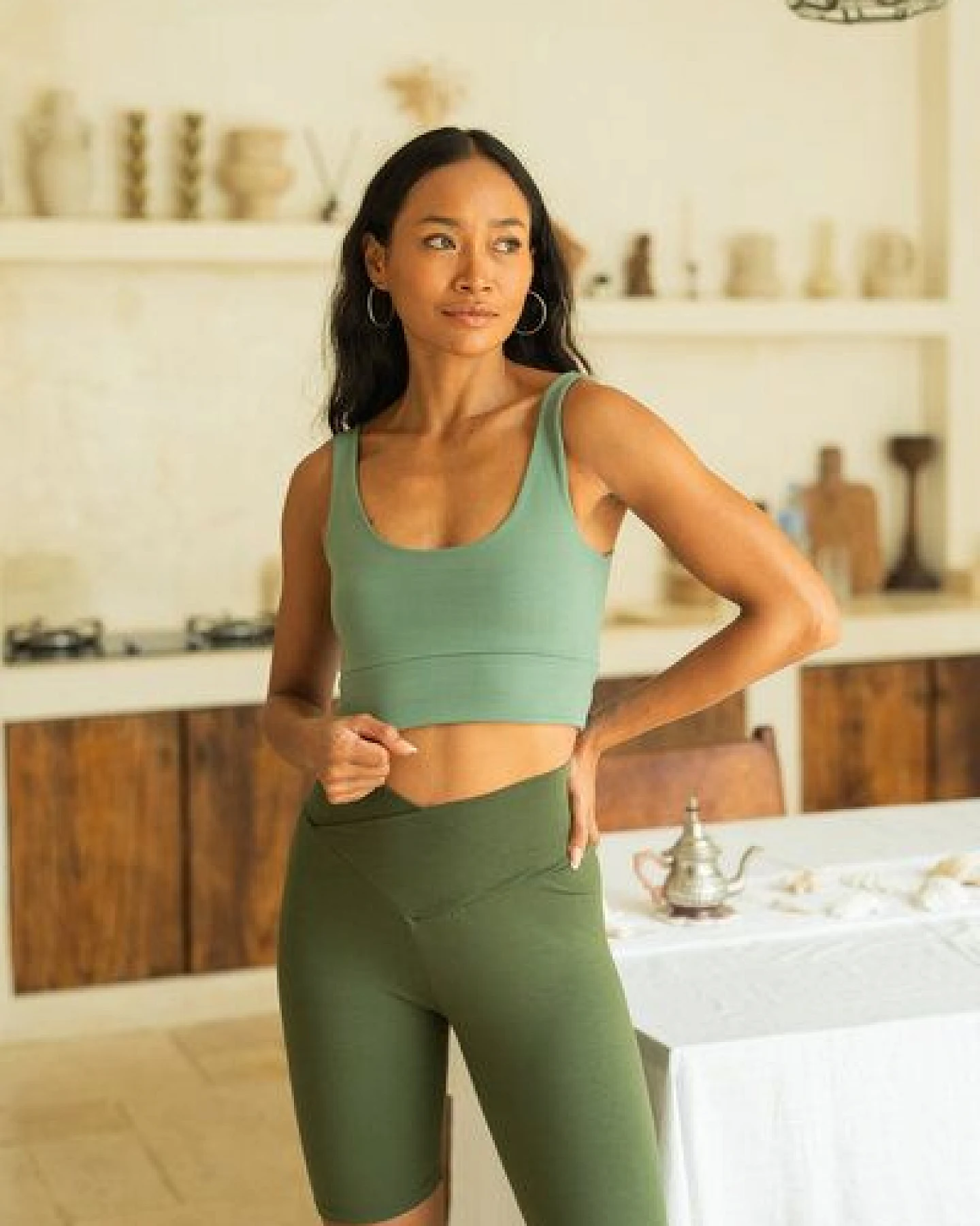 YogiLiebe Yoga double wende Bra "Maitri" aus Bio-Baumwolle Emerald Forest & Sacred Sage – Ansicht 2