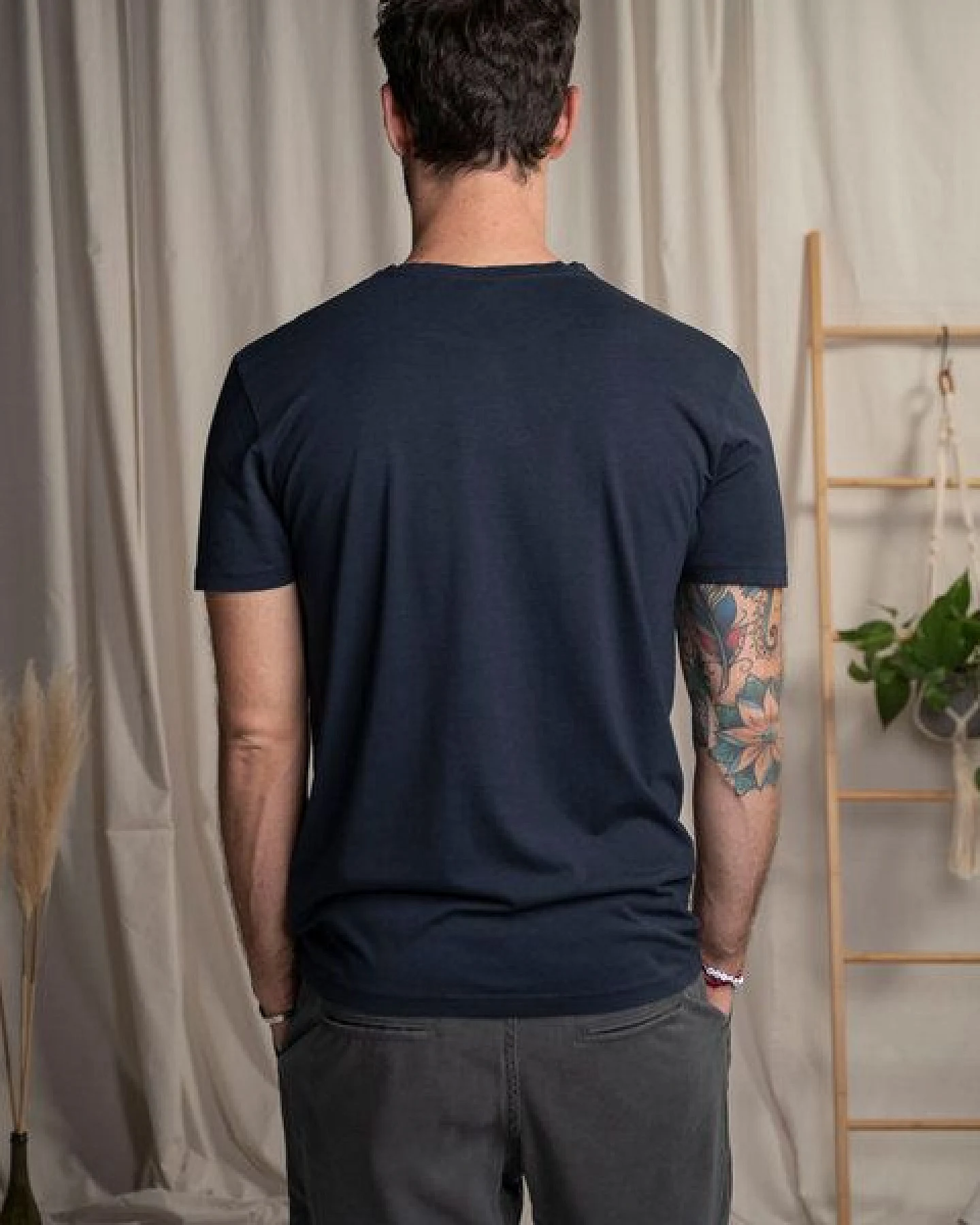 Vresh Clothing Ravi - Regular Fit T-Shirt mit TENCEL (TM) Lyocell – Ansicht 2